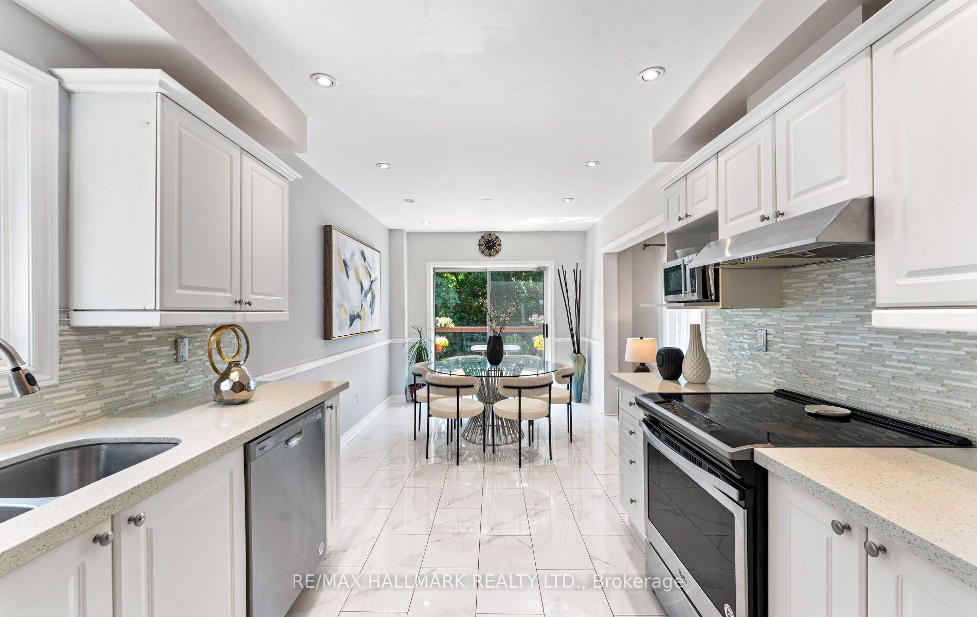 Photo 21 of 17 Rushingbrook Drive, Richmond Hill, Rouge Woods — HOMEH
