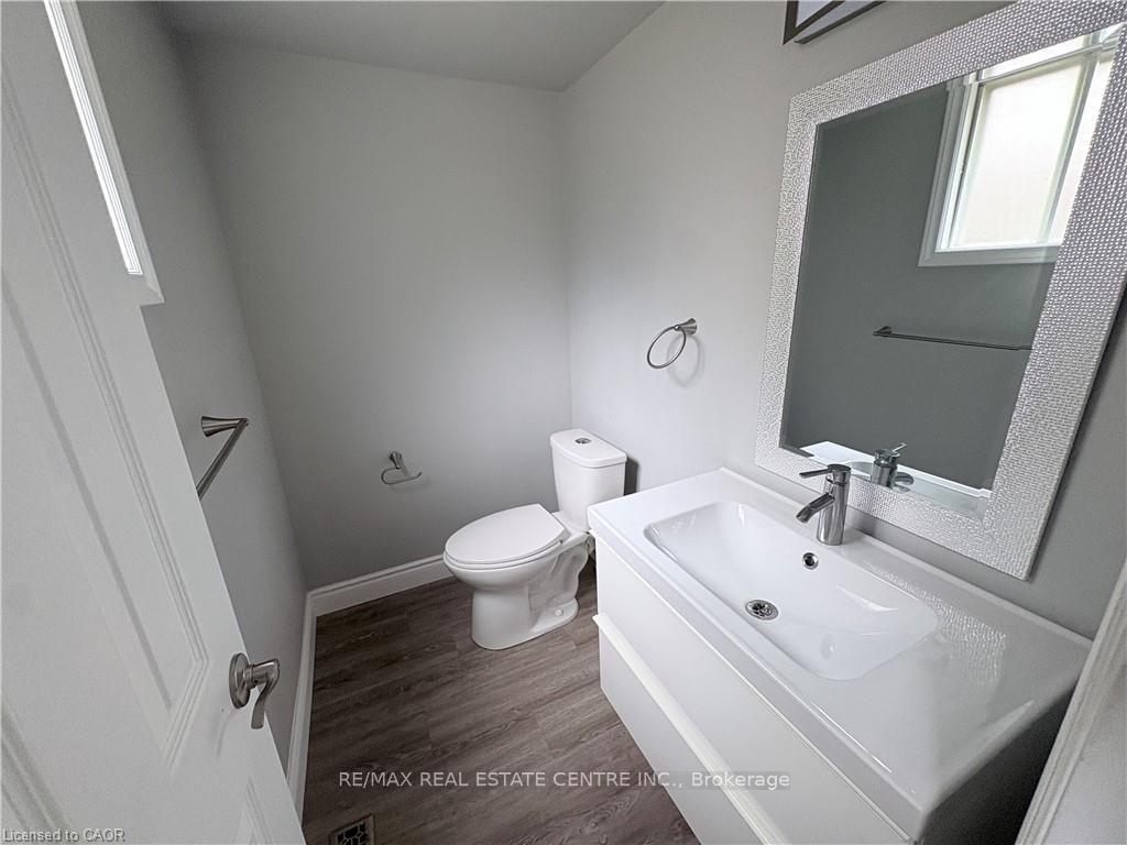 Photo 7 of 216 Brunswick Crescent, London, North I — HOMEH