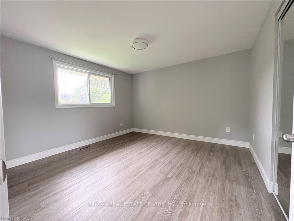 Photo 9 of 216 Brunswick Crescent, London, North I — HOMEH