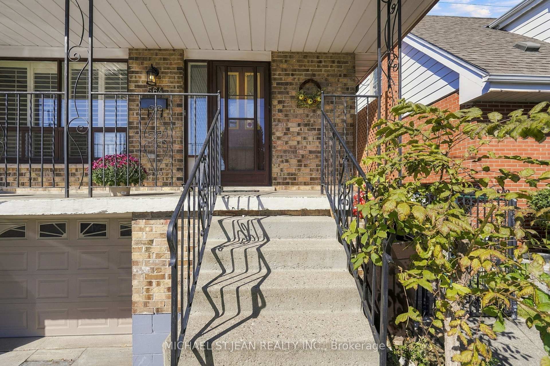 Photo 6 of 564 Cochrane Road, Hamilton, Rosedale — HOMEH