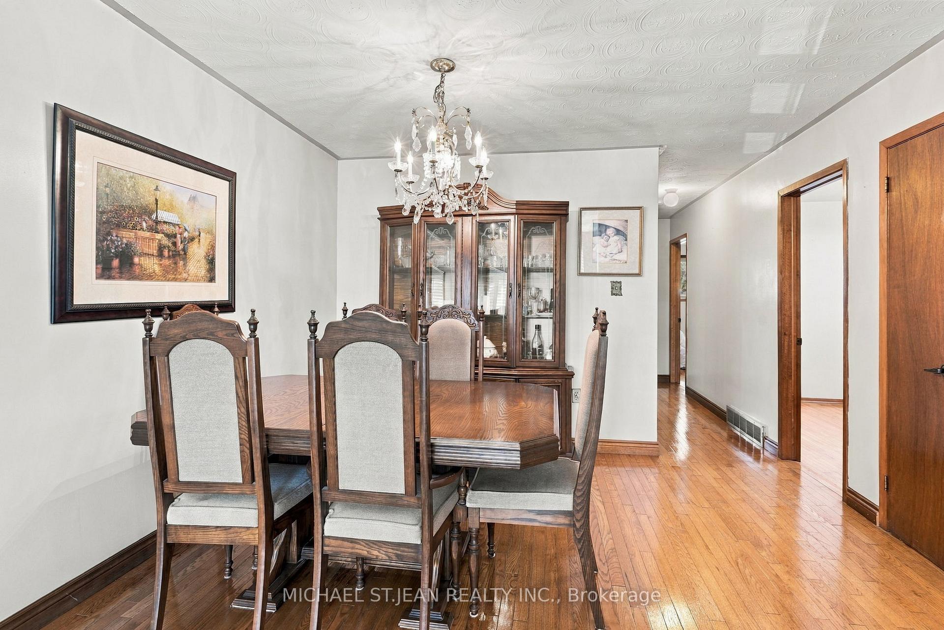 Photo 17 of 564 Cochrane Road, Hamilton, Rosedale — HOMEH