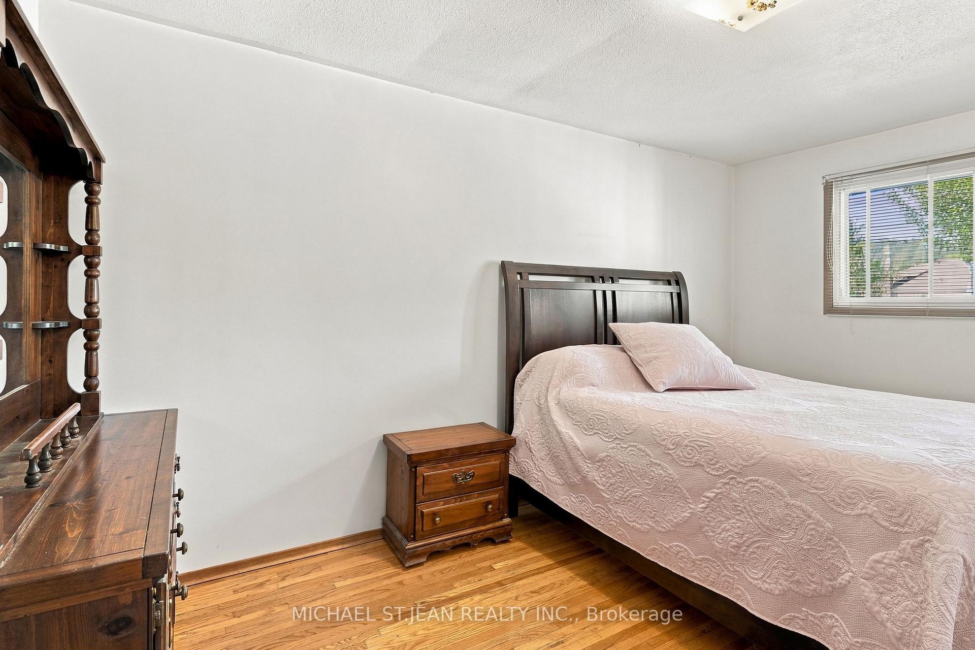 Photo 23 of 564 Cochrane Road, Hamilton, Rosedale — HOMEH