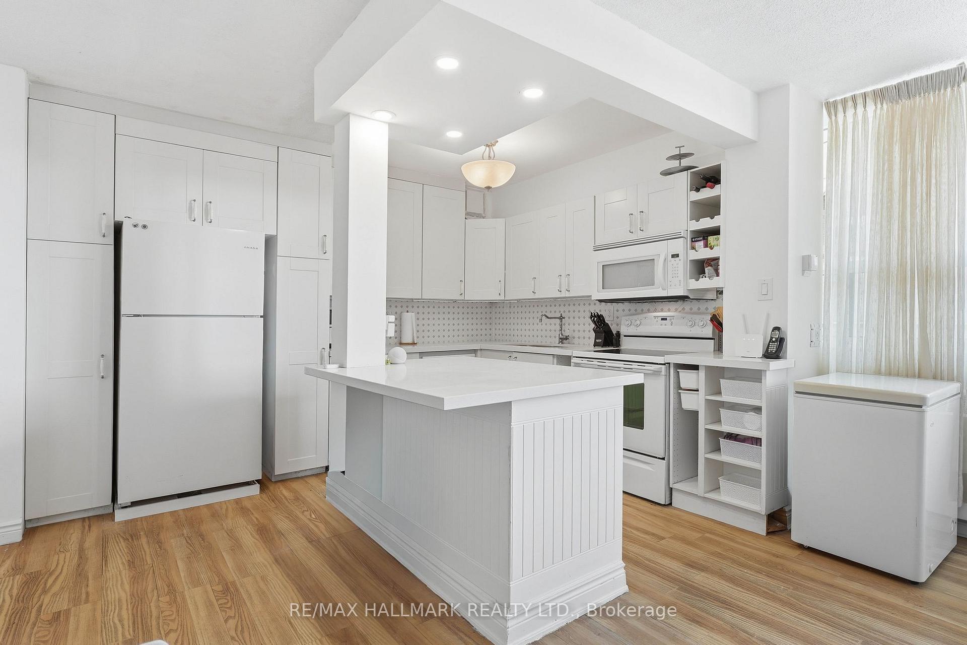 Photo 4 of Unit 503, 180 Markham Road, Scarborough, Scarborough Village — HOMEH