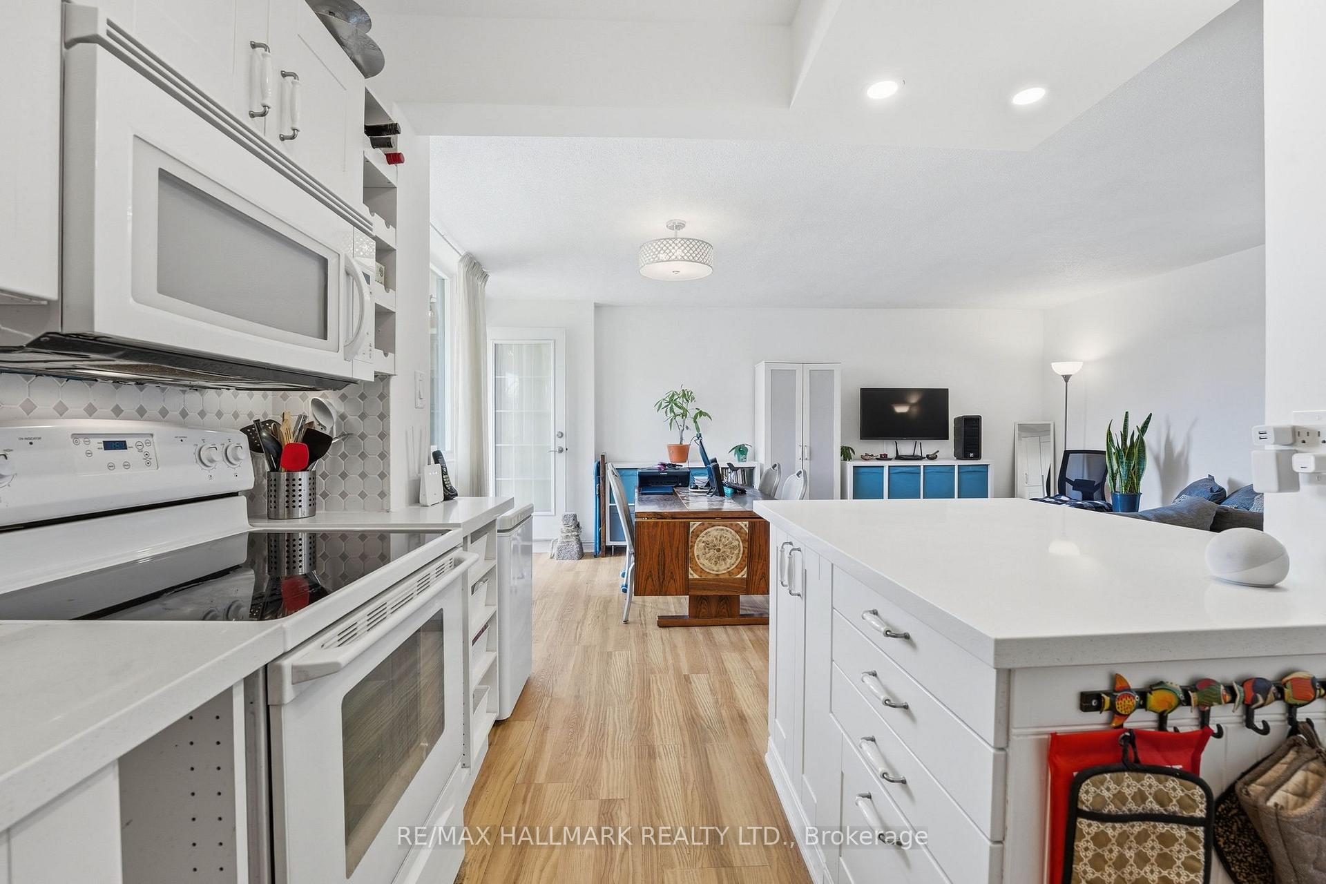 Photo 6 of Unit 503, 180 Markham Road, Scarborough, Scarborough Village — HOMEH