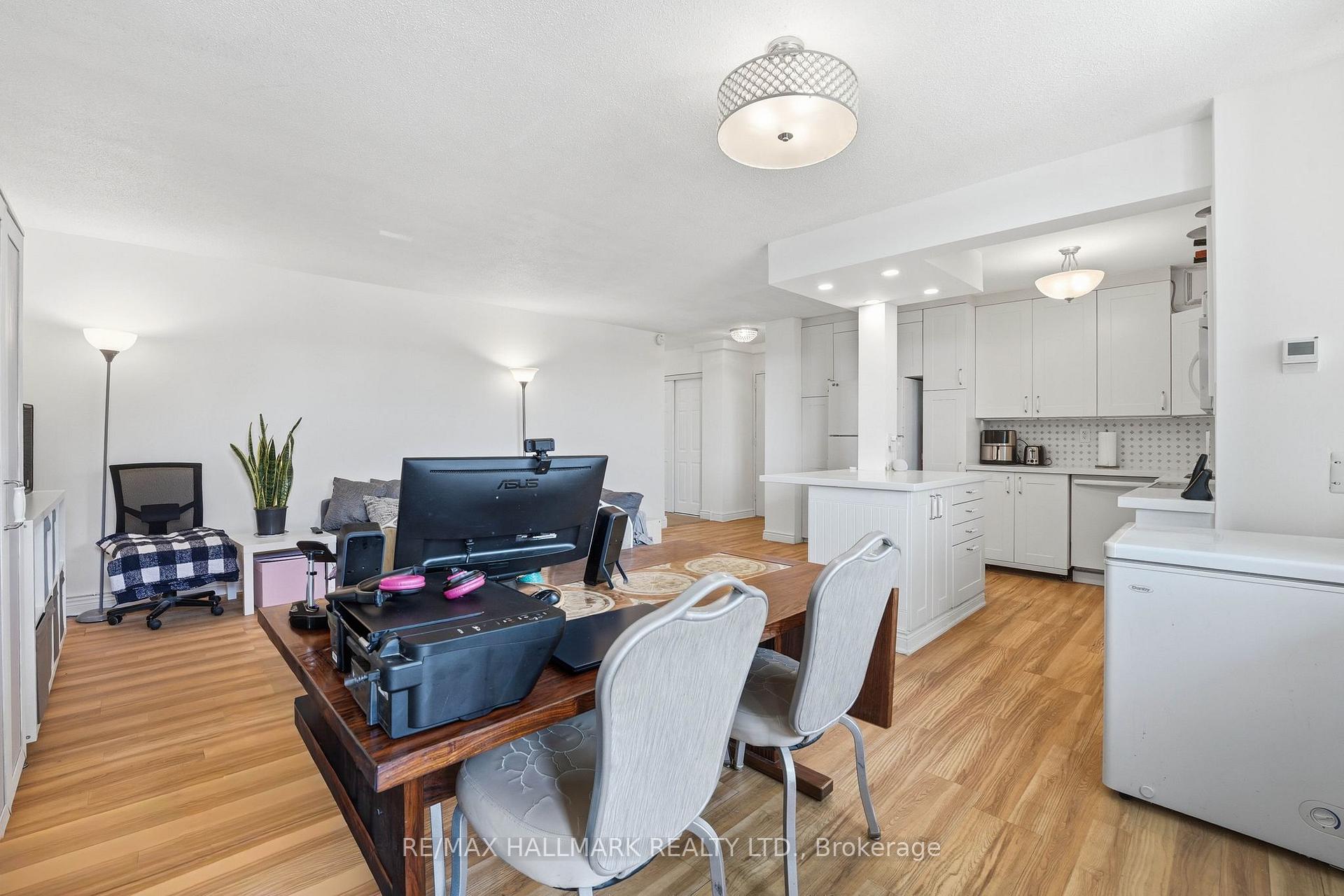 Photo 8 of Unit 503, 180 Markham Road, Scarborough, Scarborough Village — HOMEH