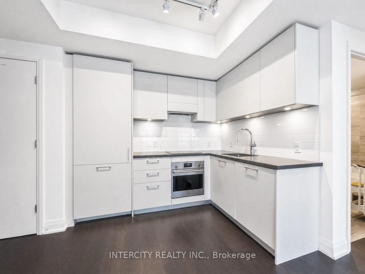 Photo 3 of Unit 1307, 33 Frederick Todd Way, Toronto, Leaside — HOMEH