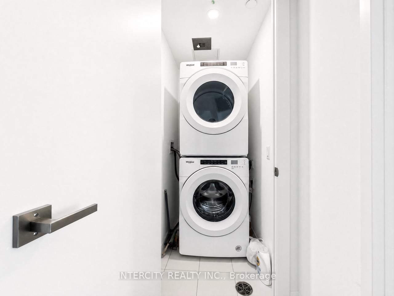 Photo 7 of Unit 1307, 33 Frederick Todd Way, Toronto, Leaside — HOMEH