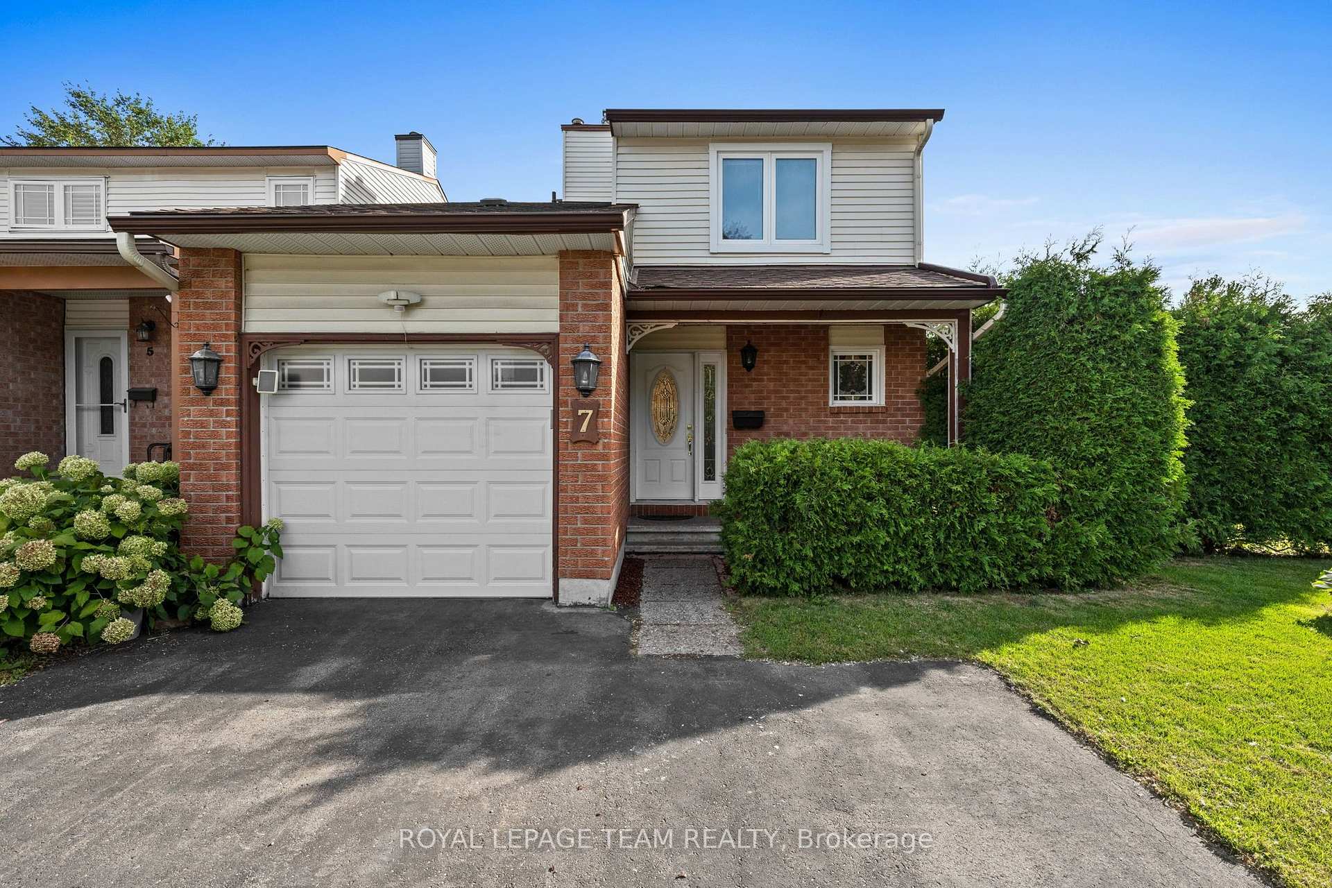 Photo 9 of 7 Benlark Road, Ottawa, Barrhaven - On the Green — HOMEH