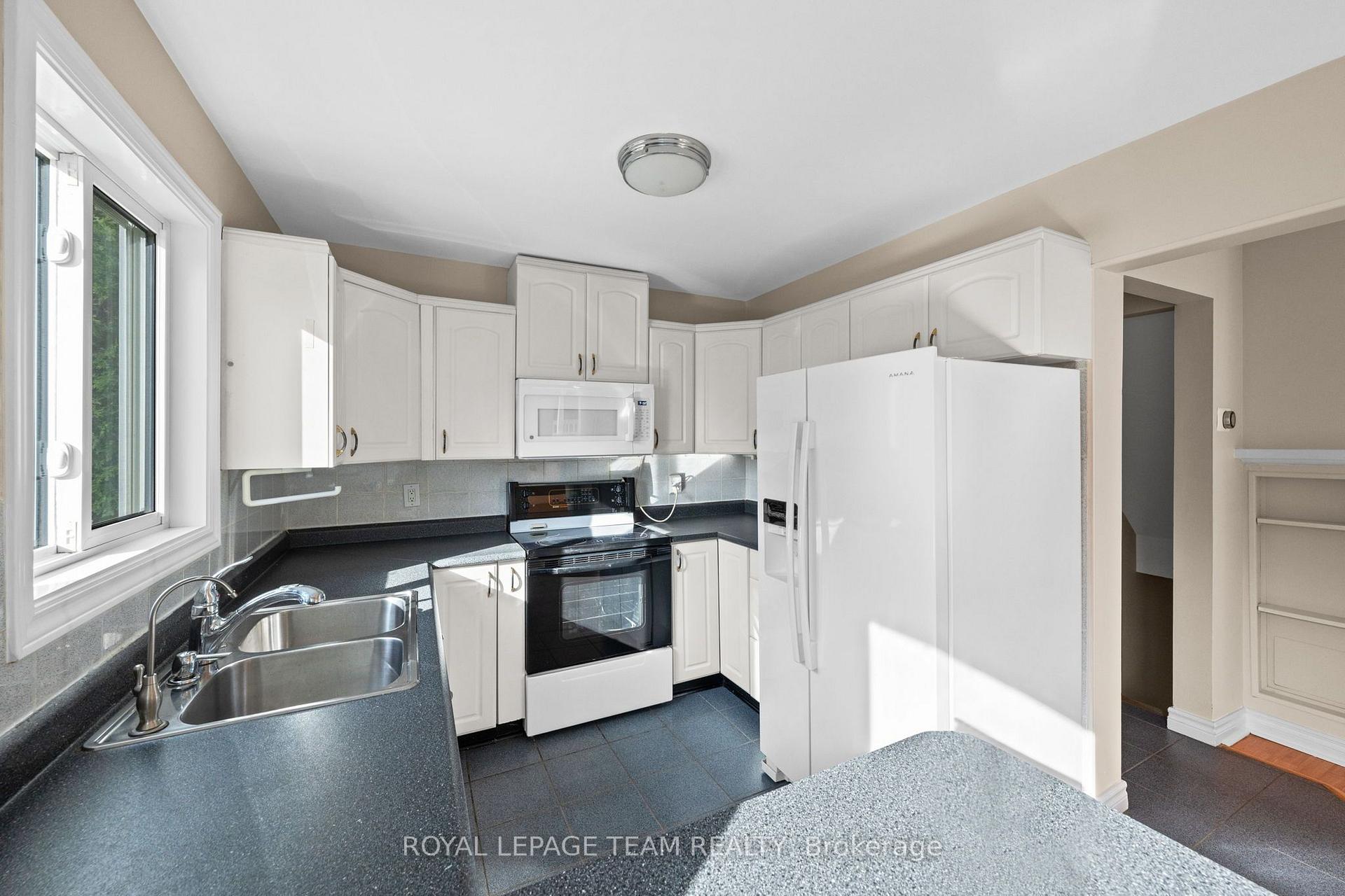 Photo 35 of 7 Benlark Road, Ottawa, Barrhaven - On the Green — HOMEH