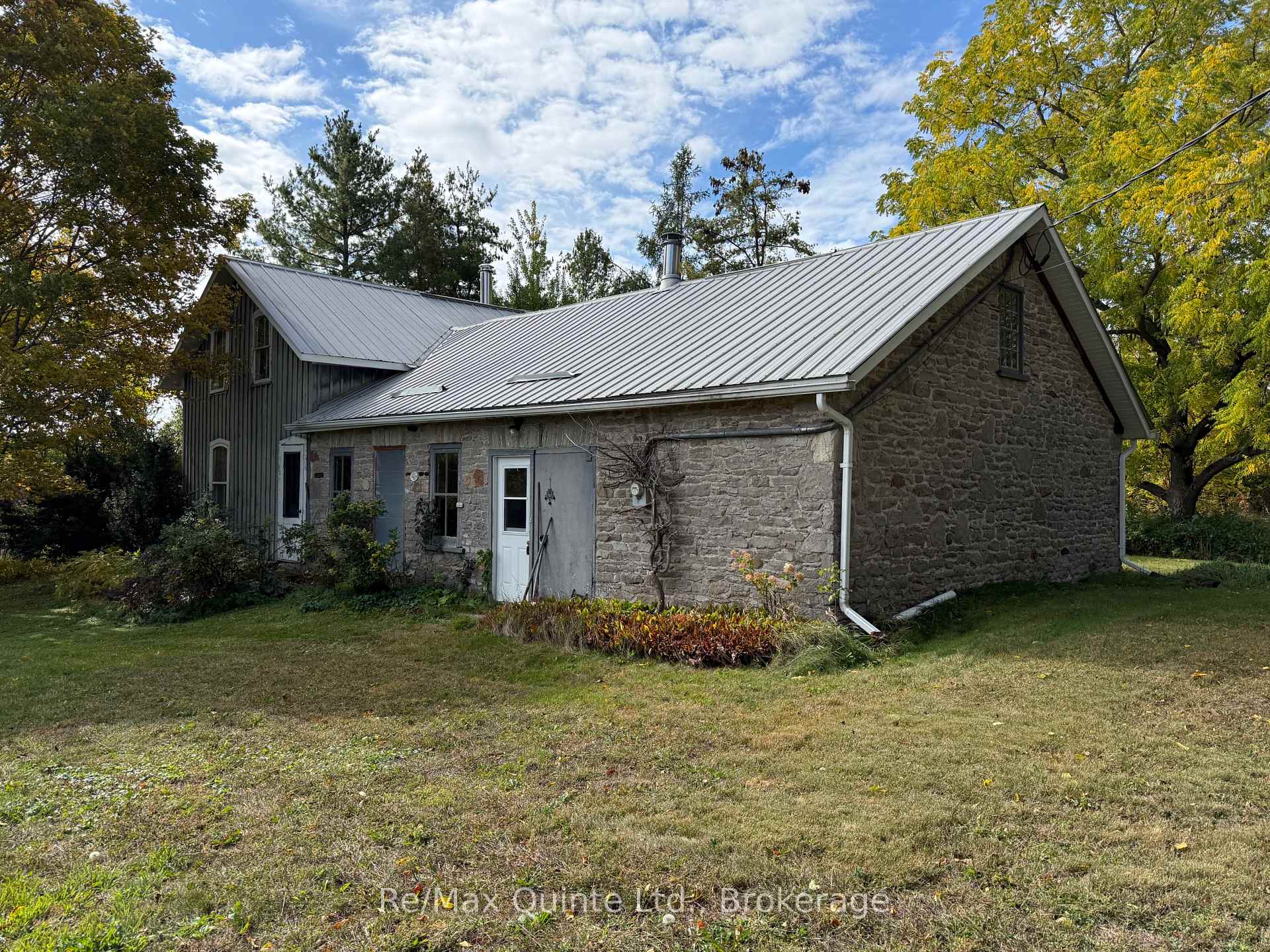 Photo of 1079 Clearview Road