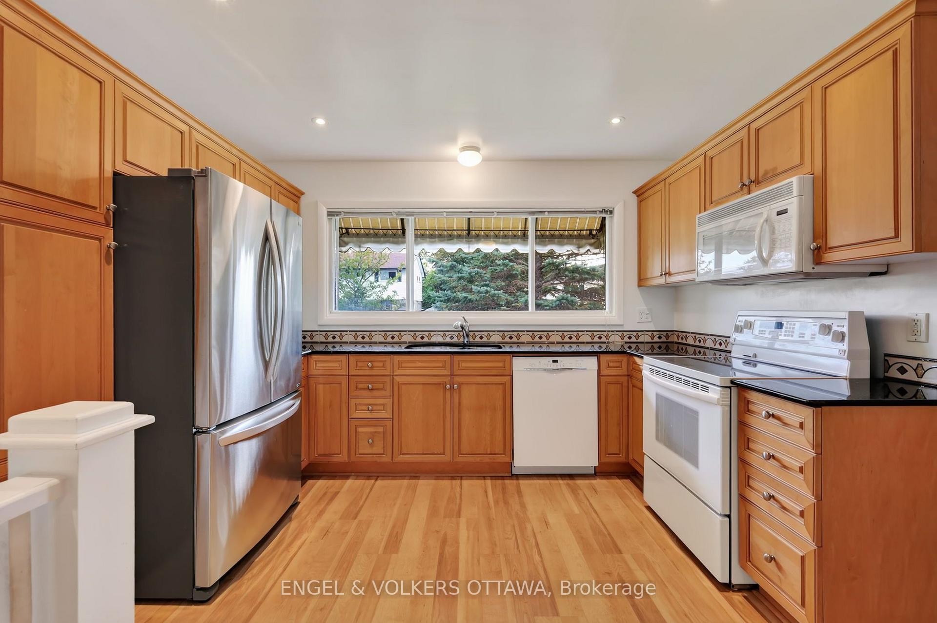 Photo 3 of 1228 Henry Farm Drive, Ottawa, Copeland Park — HOMEH