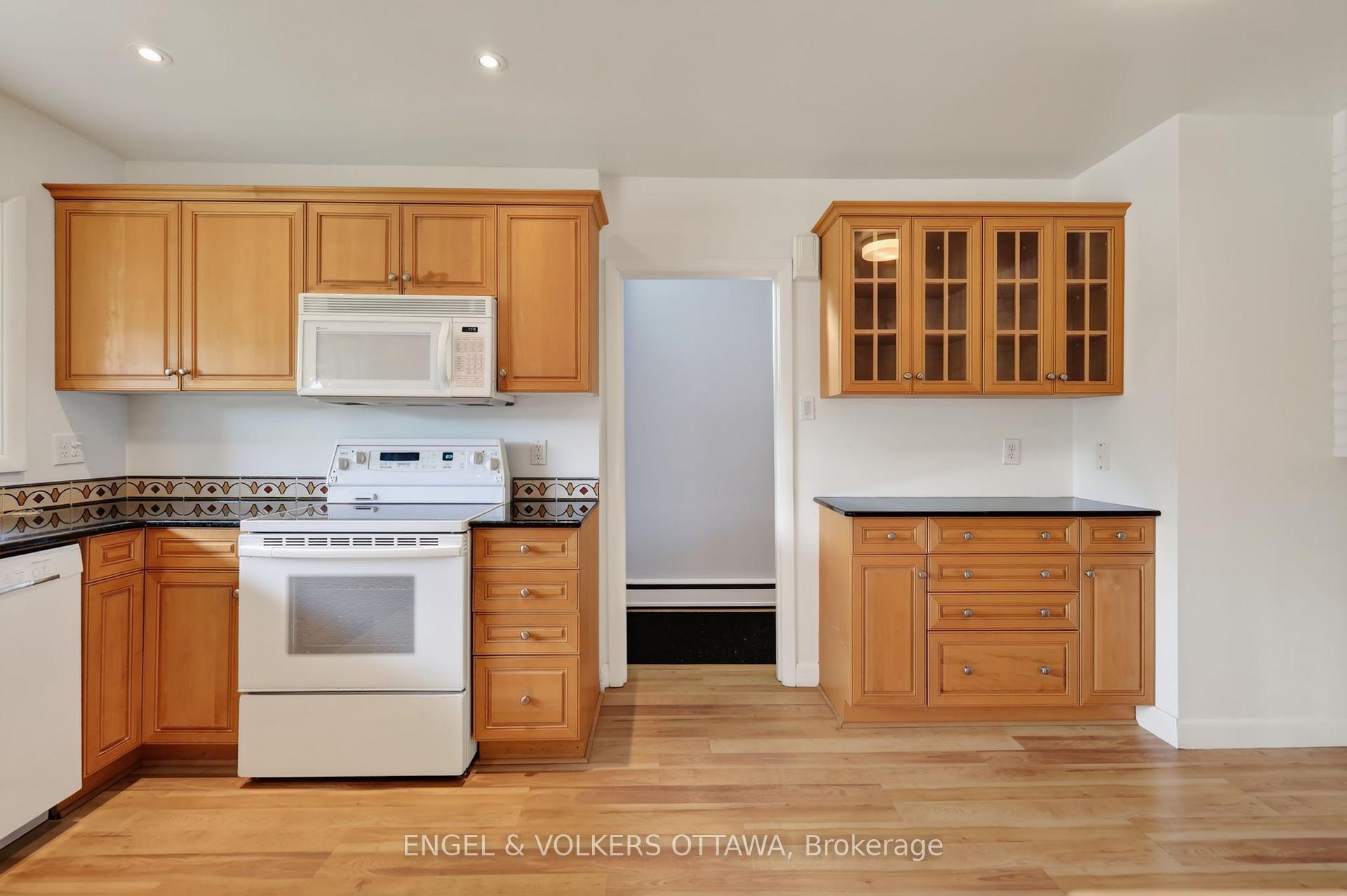Photo 4 of 1228 Henry Farm Drive, Ottawa, Copeland Park — HOMEH