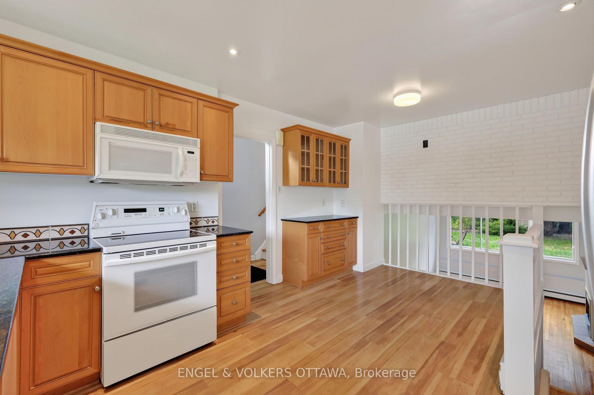 Photo 5 of 1228 Henry Farm Drive, Ottawa, Copeland Park — HOMEH