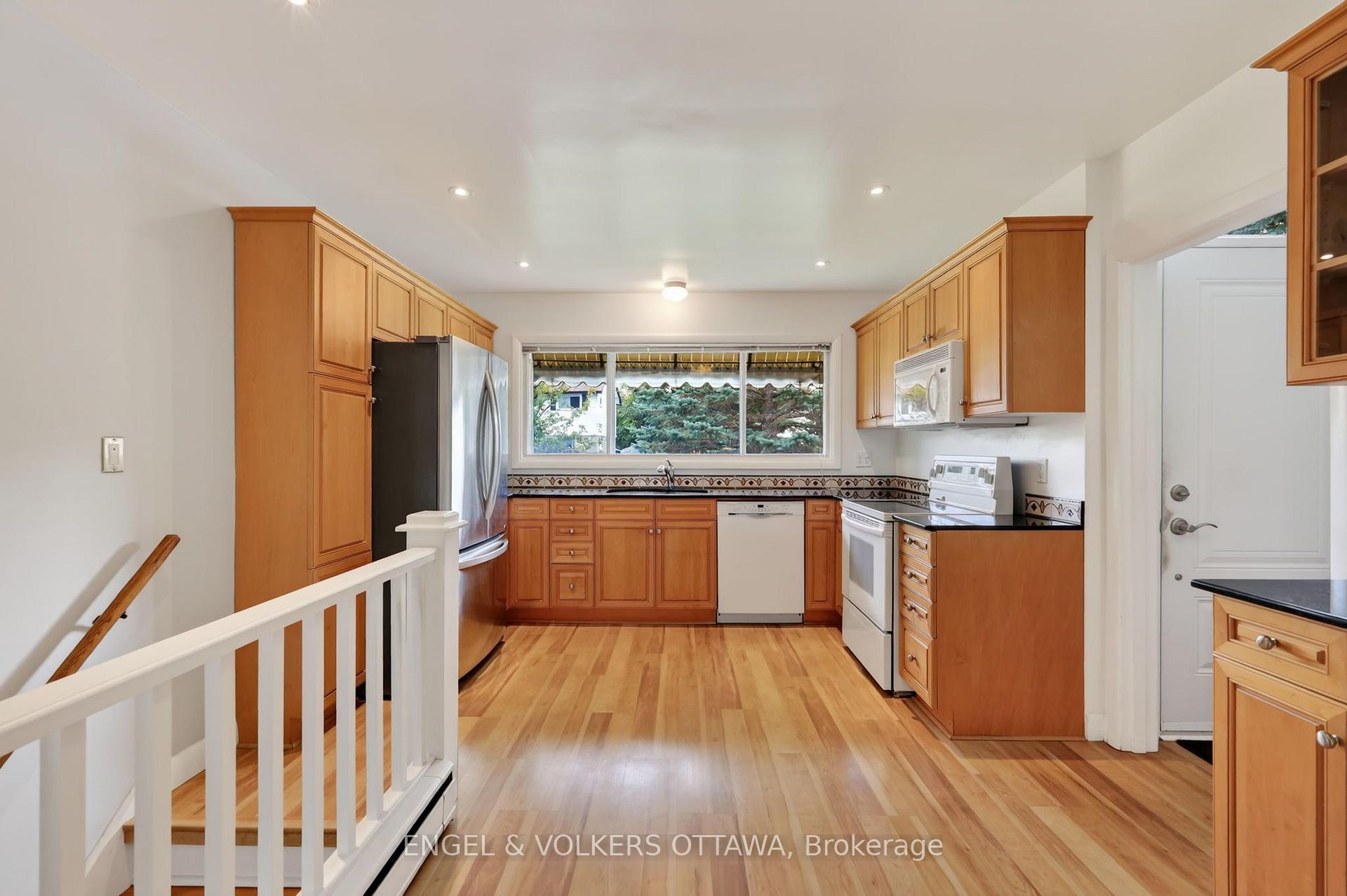 Photo 8 of 1228 Henry Farm Drive, Ottawa, Copeland Park — HOMEH