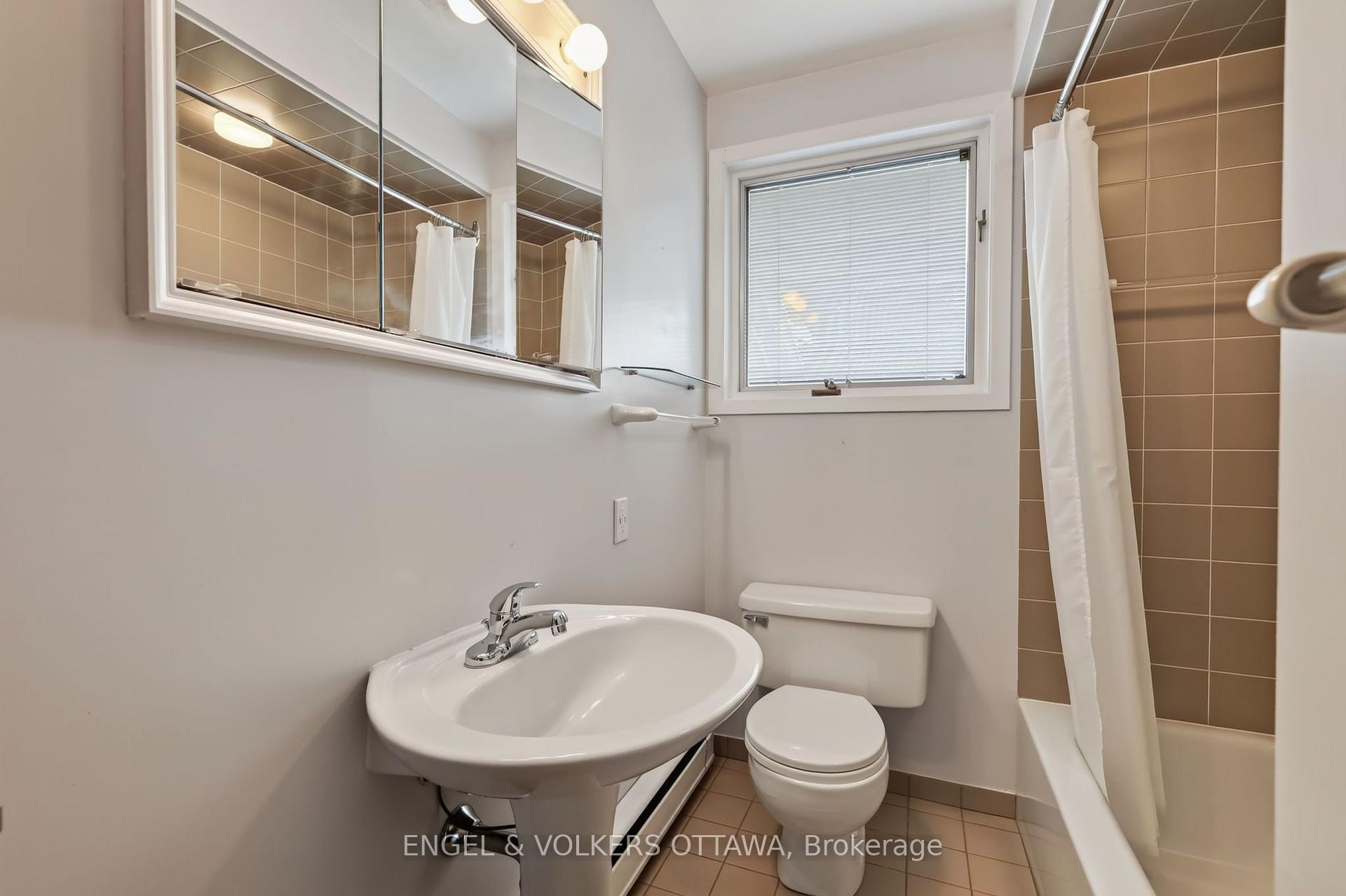 Photo 31 of 1228 Henry Farm Drive, Ottawa, Copeland Park — HOMEH