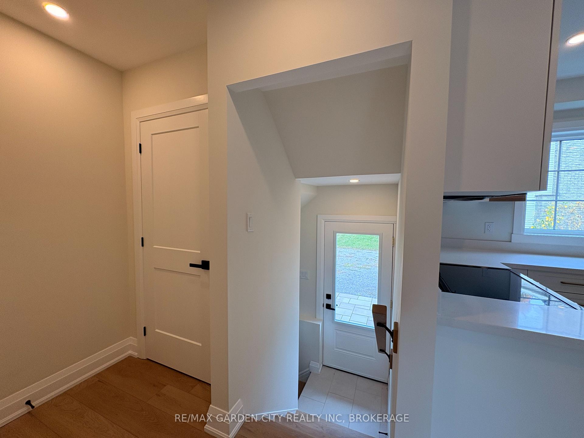 Photo 4 of Unit 1, 1105 Haist Street, Pelham, Fonthill — HOMEH