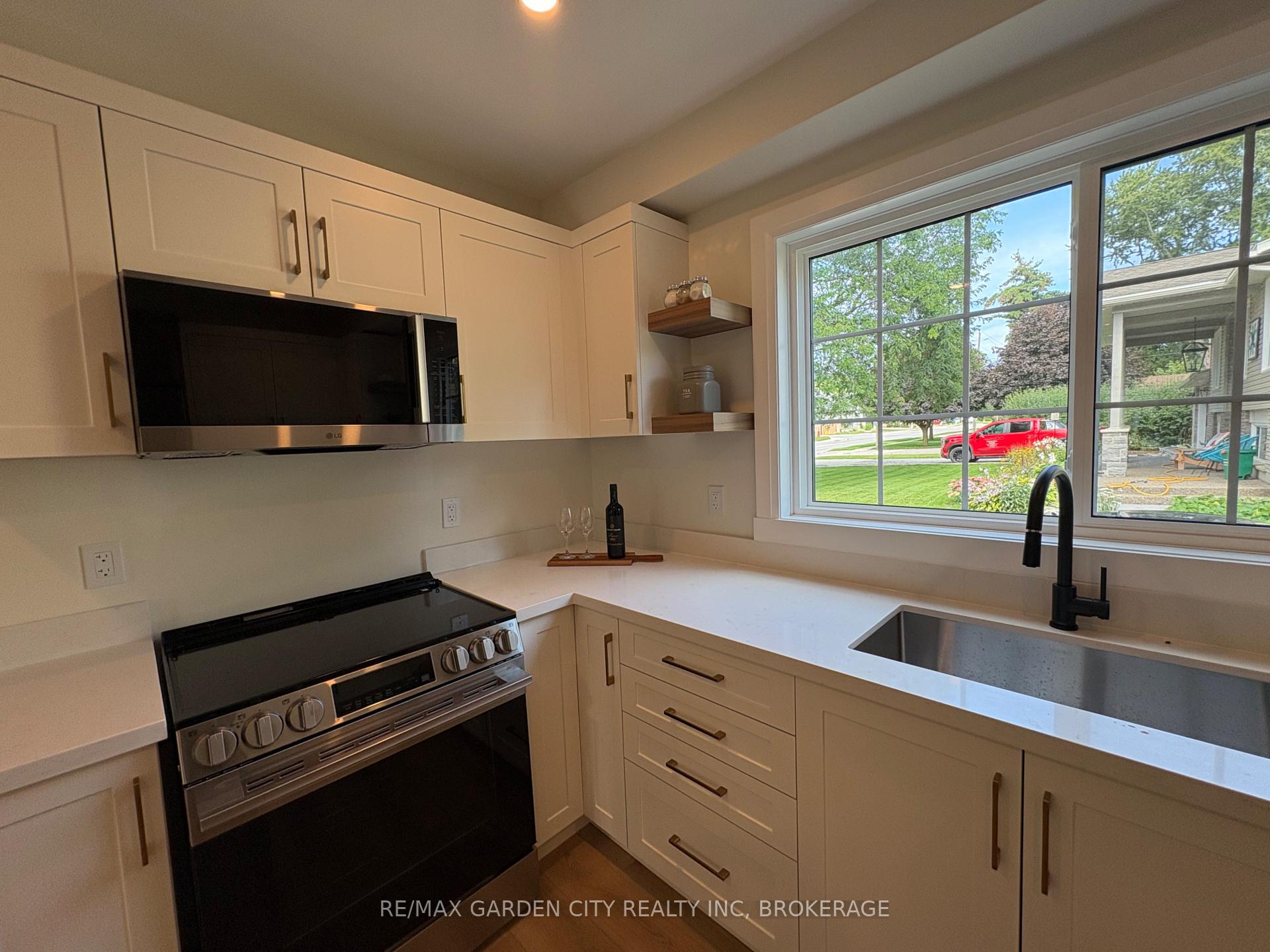 Photo 6 of Unit 1, 1105 Haist Street, Pelham, Fonthill — HOMEH