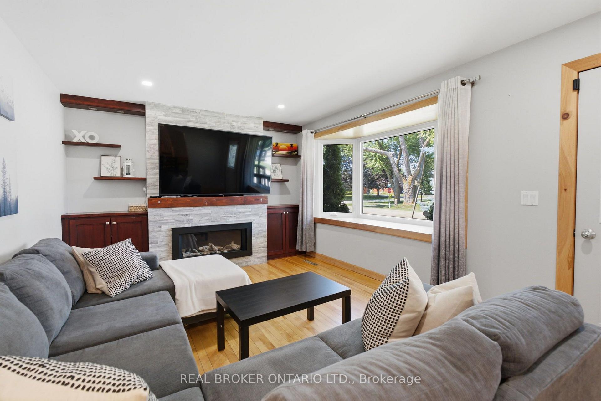 Photo 14 of 11 Perry Street, Kawartha Lakes, Oakwood — HOMEH