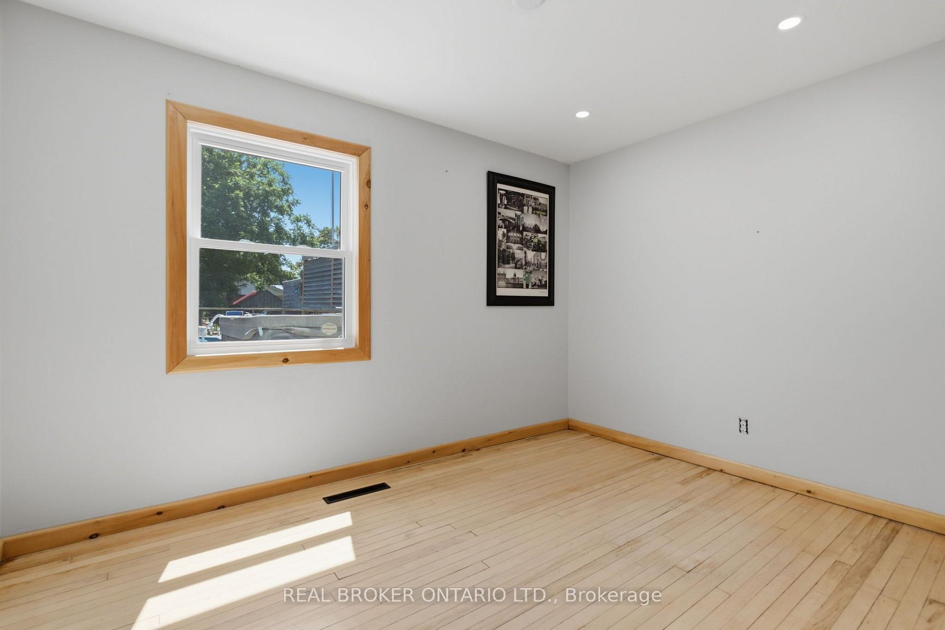 Photo 16 of 11 Perry Street, Kawartha Lakes, Oakwood — HOMEH