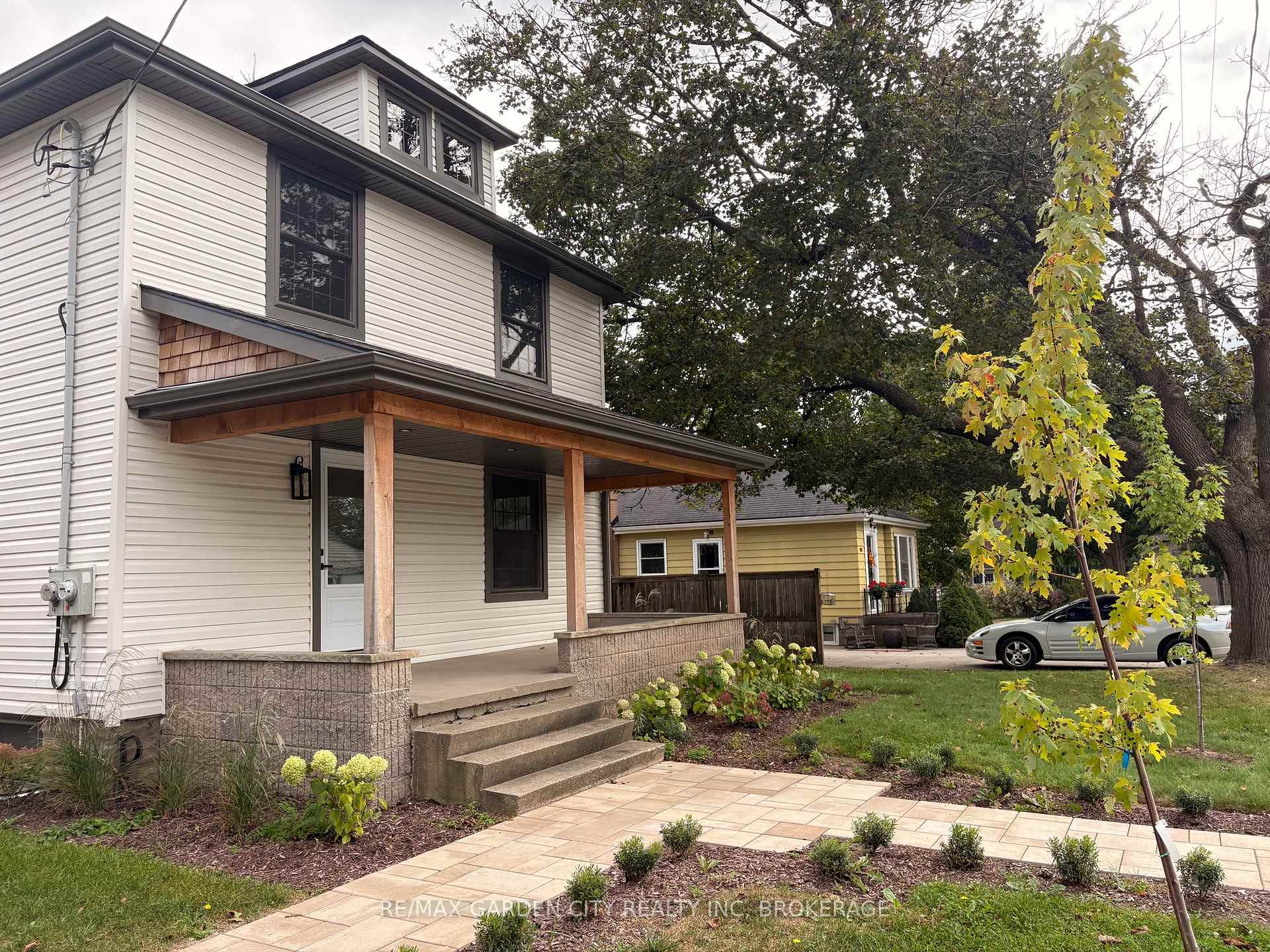 Photo 2 of Unit 2, 1105 Haist Street, Pelham, Fonthill — HOMEH