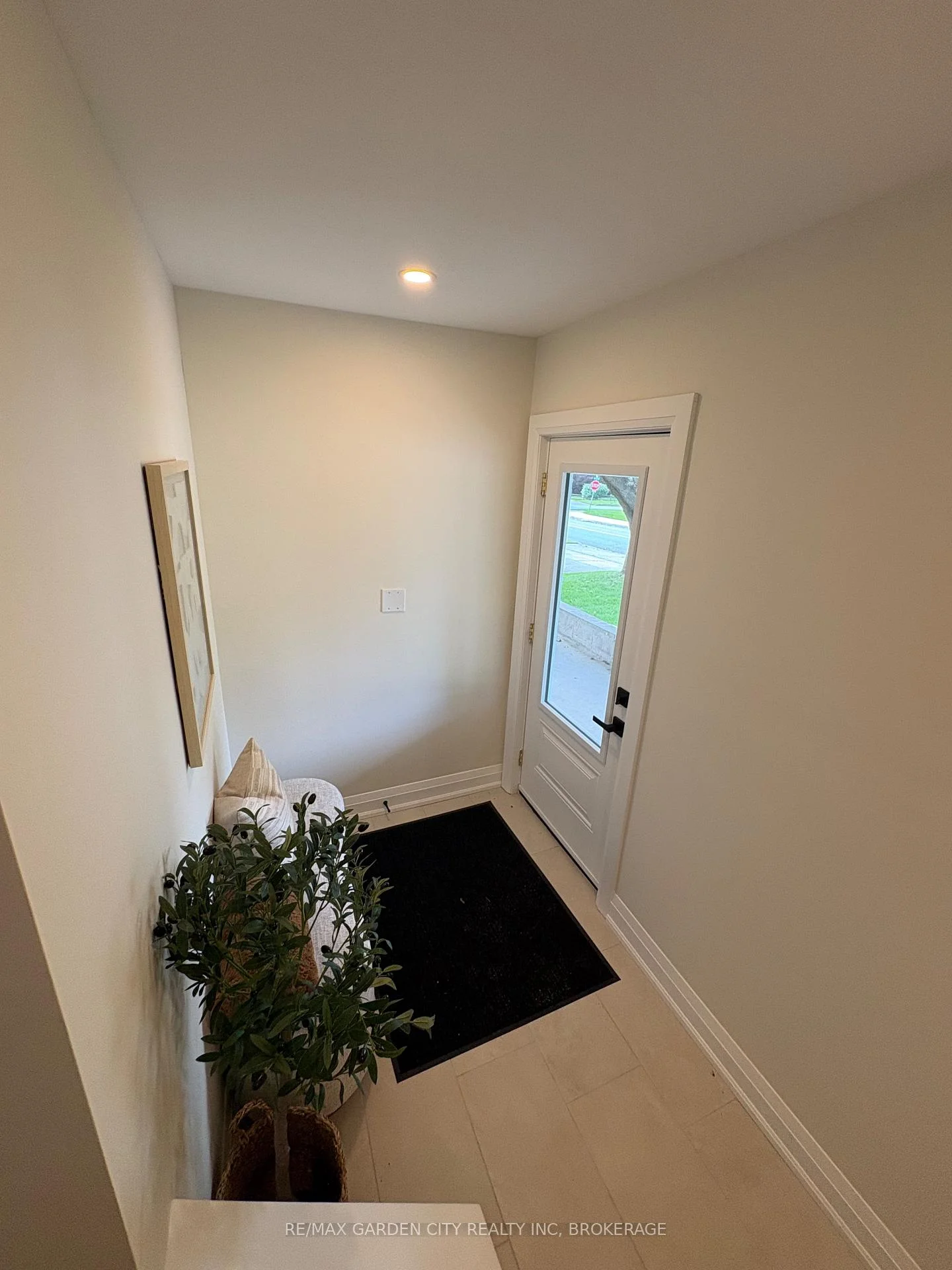 Photo 5 of Unit 2, 1105 Haist Street, Pelham, Fonthill — HOMEH