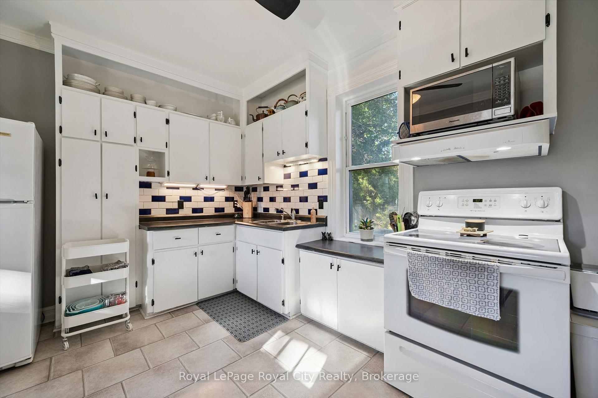 Photo 15 of 180 Edinburgh Road N, Guelph, Junction/Onward Willow — HOMEH