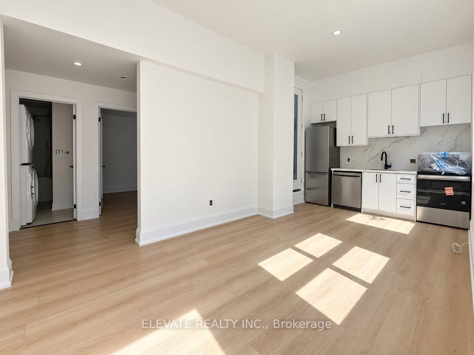 Photo 2 of Unit 5, 76 Burnaby Boulevard, Toronto, Lawrence Park South — HOMEH