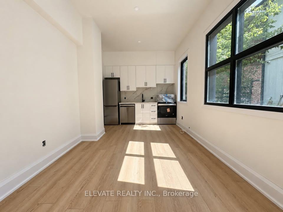 Photo 4 of Unit 5, 76 Burnaby Boulevard, Toronto, Lawrence Park South — HOMEH
