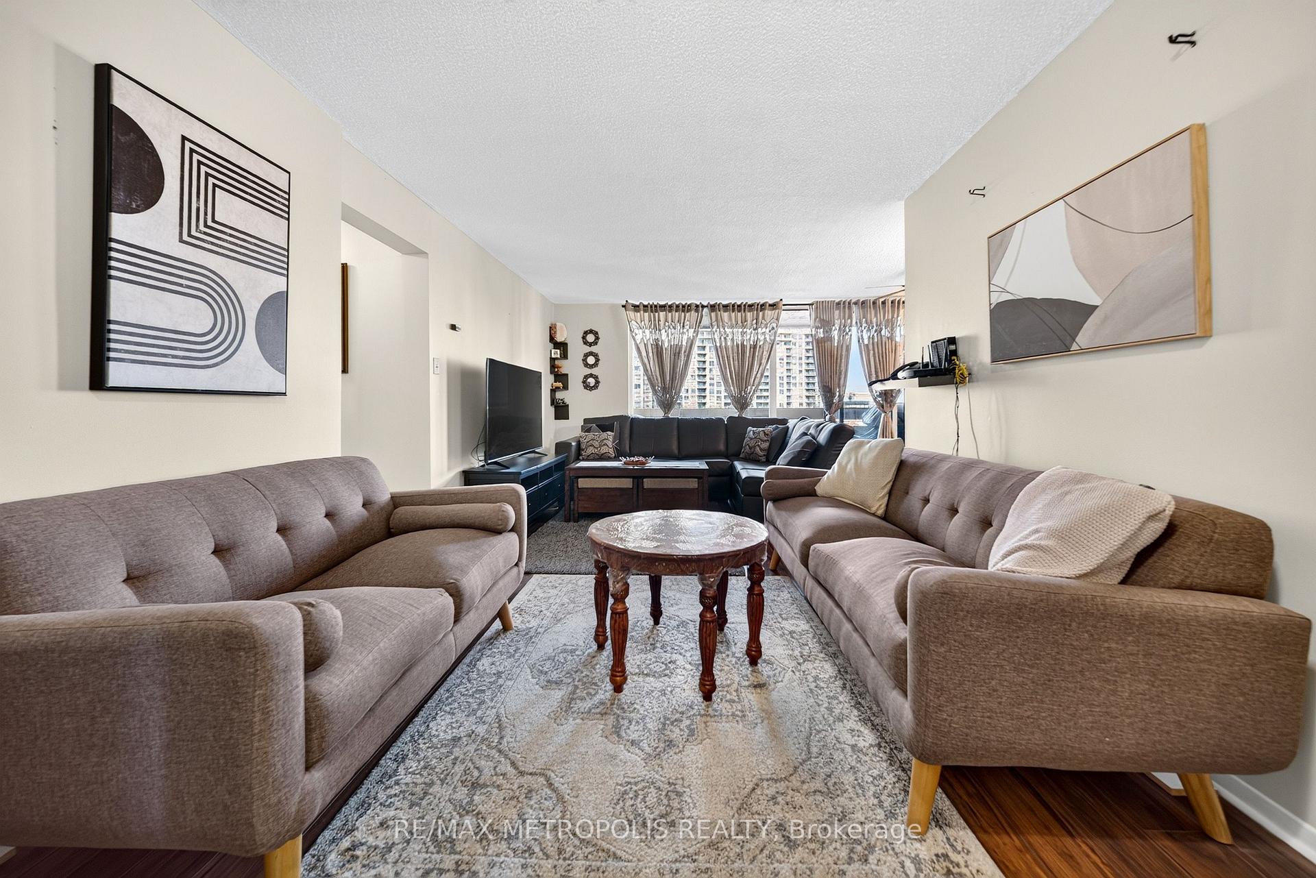 Photo 4 of Unit 801, 1210 Radom Street, Pickering, Bay Ridges — HOMEH