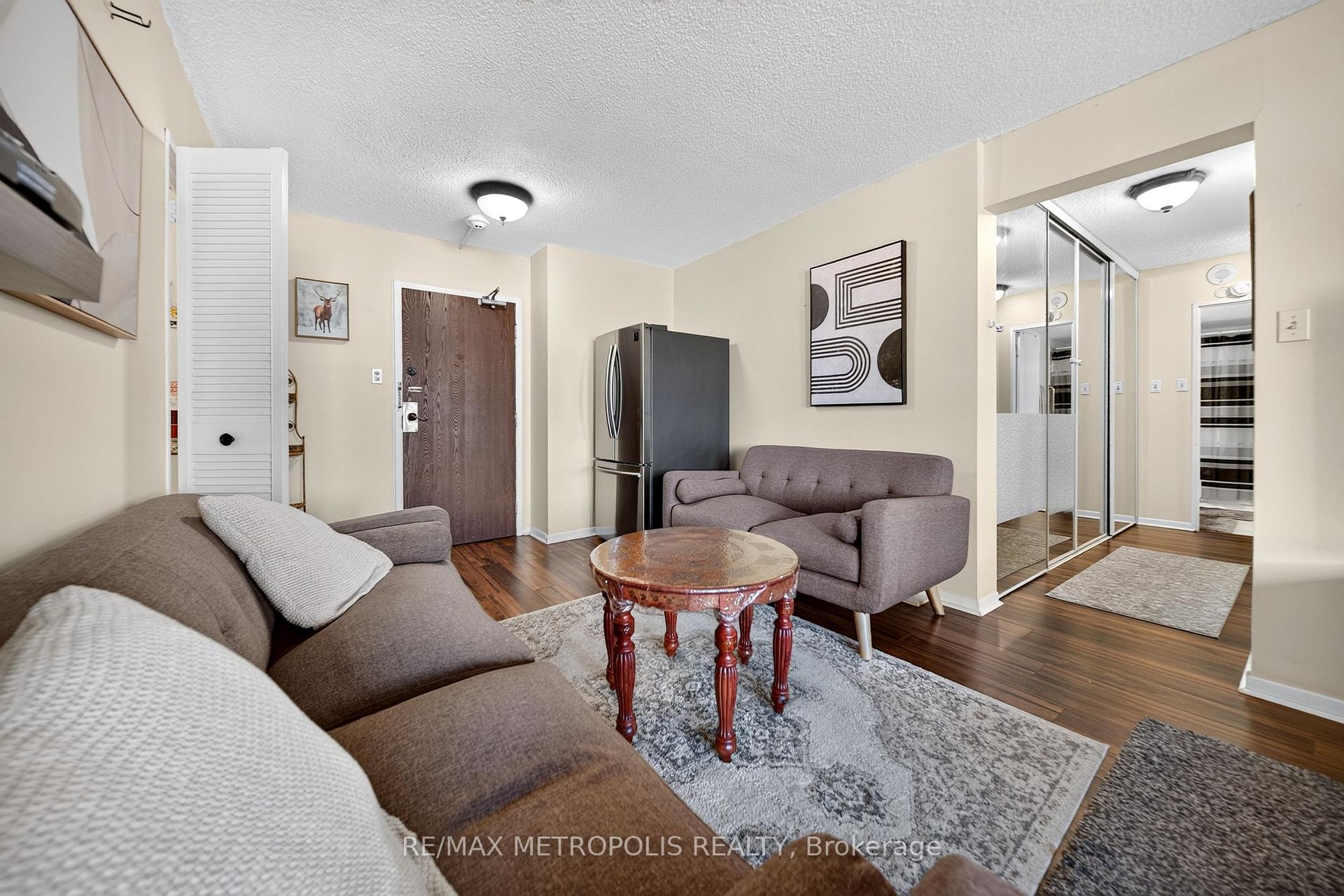 Photo 6 of Unit 801, 1210 Radom Street, Pickering, Bay Ridges — HOMEH