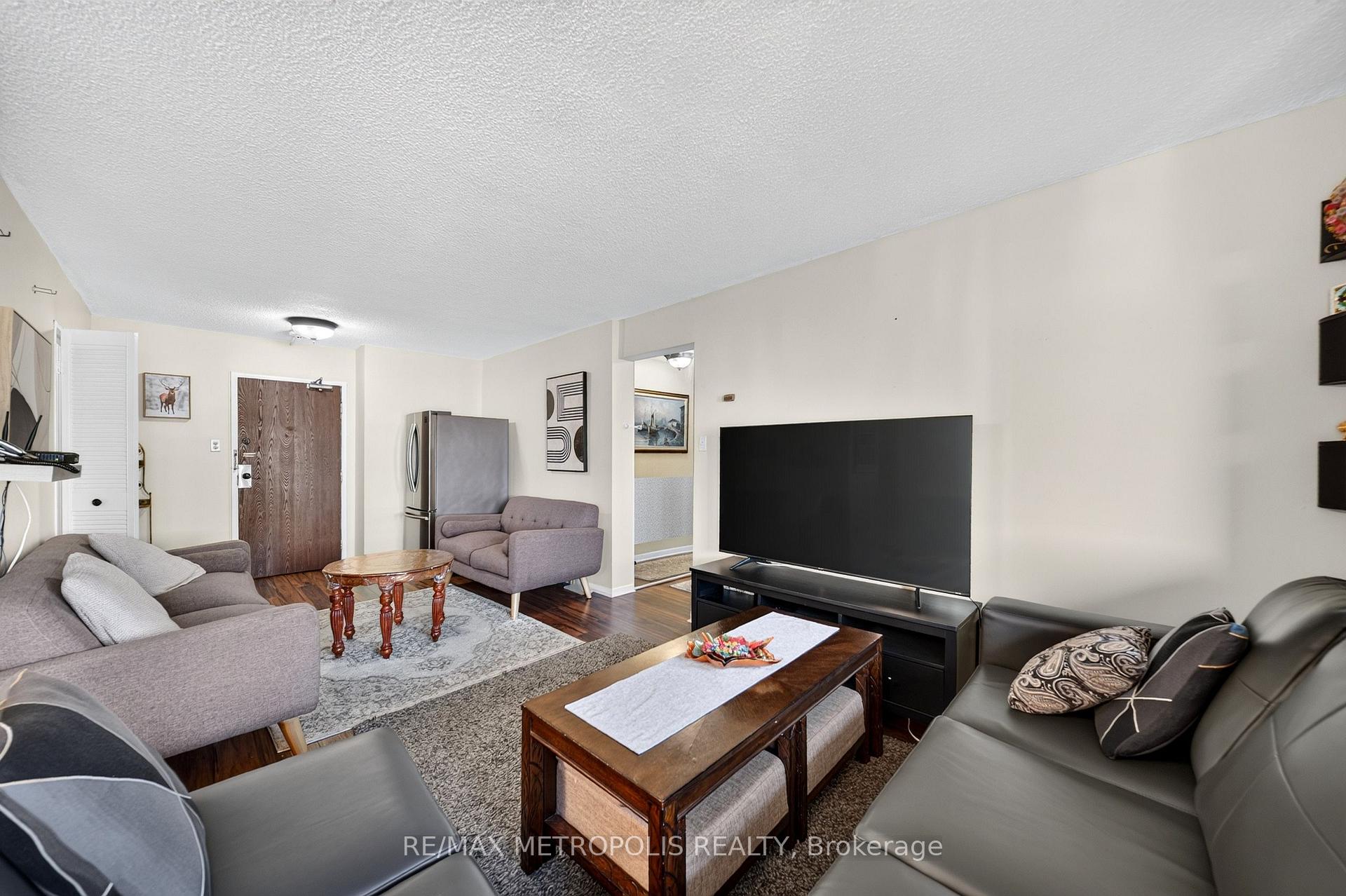 Photo 10 of Unit 801, 1210 Radom Street, Pickering, Bay Ridges — HOMEH