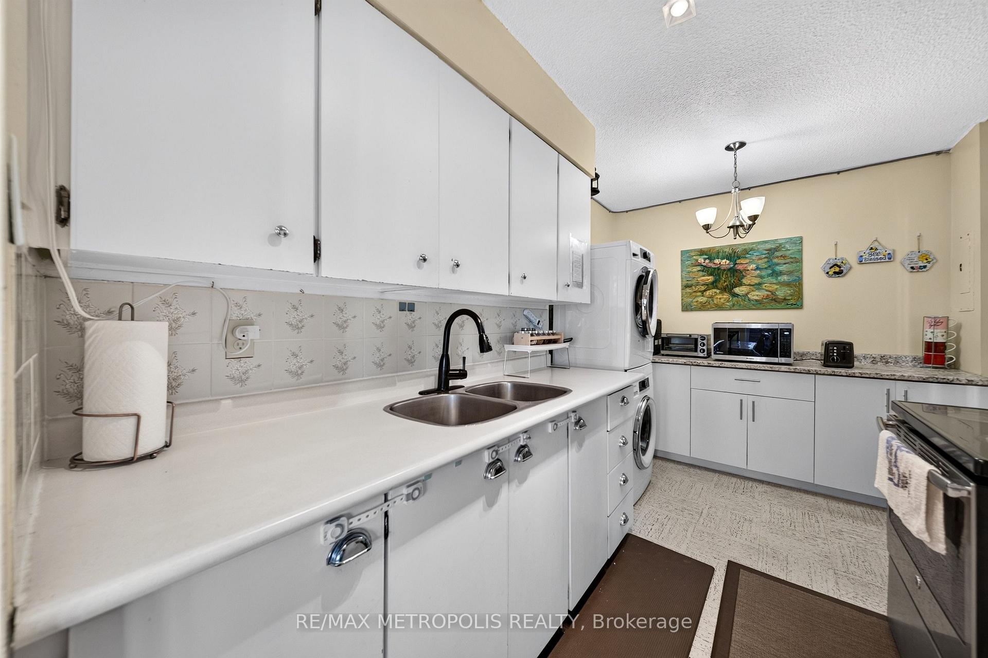 Photo 13 of Unit 801, 1210 Radom Street, Pickering, Bay Ridges — HOMEH