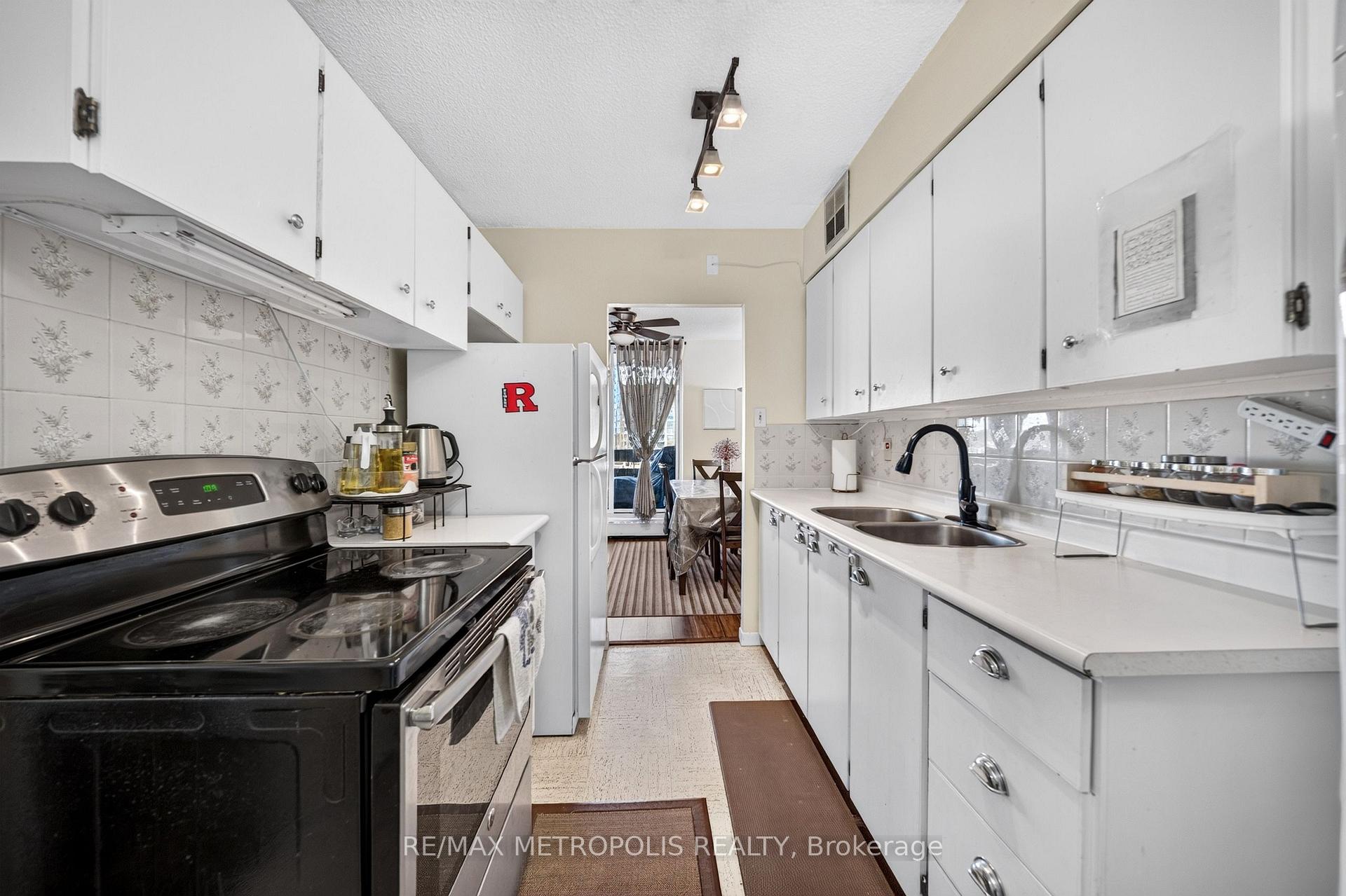 Photo 15 of Unit 801, 1210 Radom Street, Pickering, Bay Ridges — HOMEH