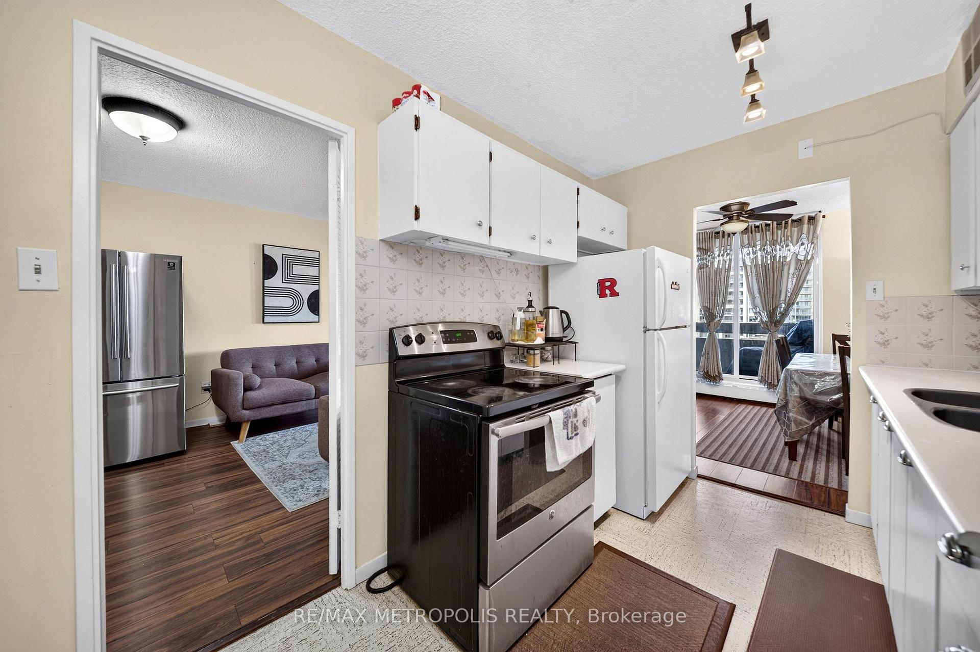 Photo 16 of Unit 801, 1210 Radom Street, Pickering, Bay Ridges — HOMEH