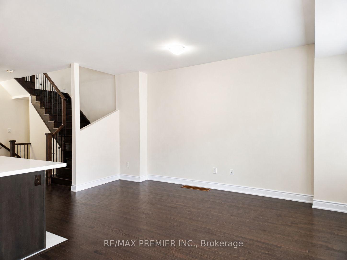 Photo 2 of 34 Arnold Crescent, New Tecumseth, Alliston — HOMEH