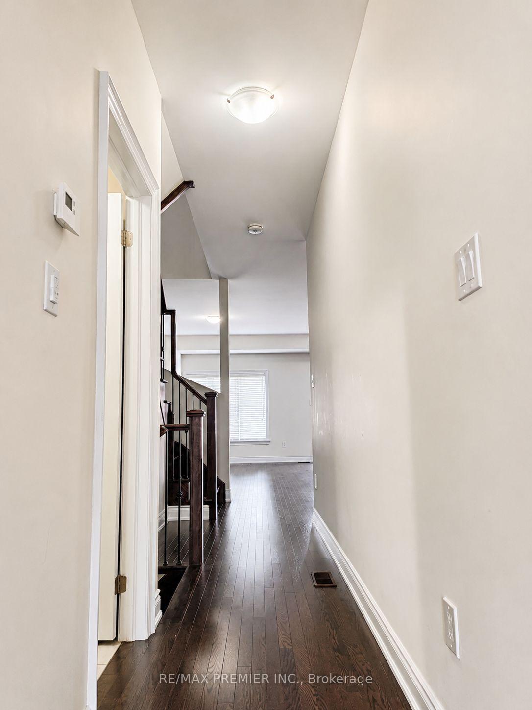Photo 3 of 34 Arnold Crescent, New Tecumseth, Alliston — HOMEH