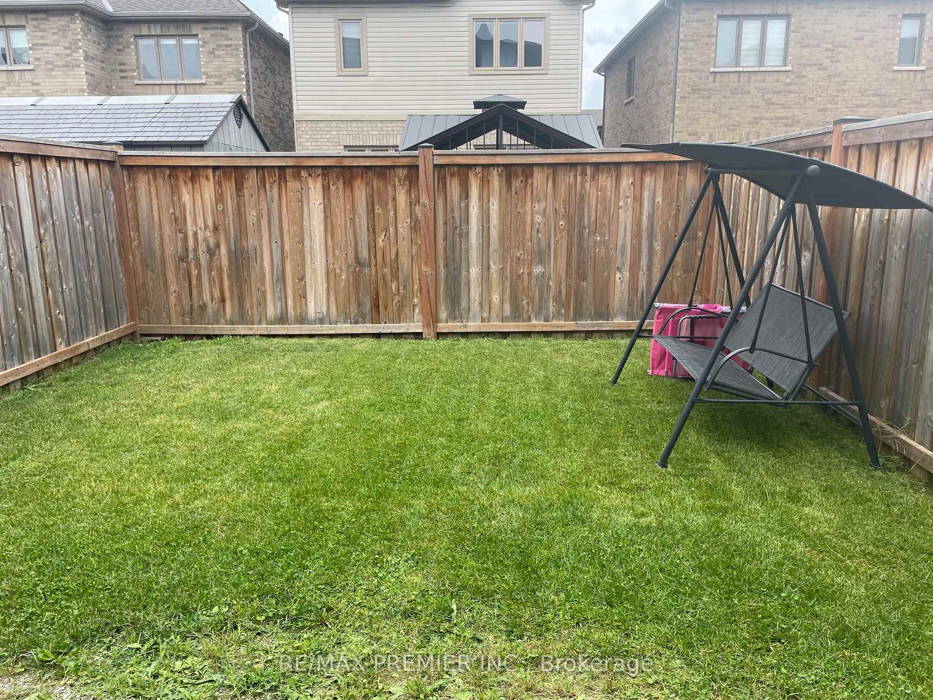 Photo 18 of 34 Arnold Crescent, New Tecumseth, Alliston — HOMEH