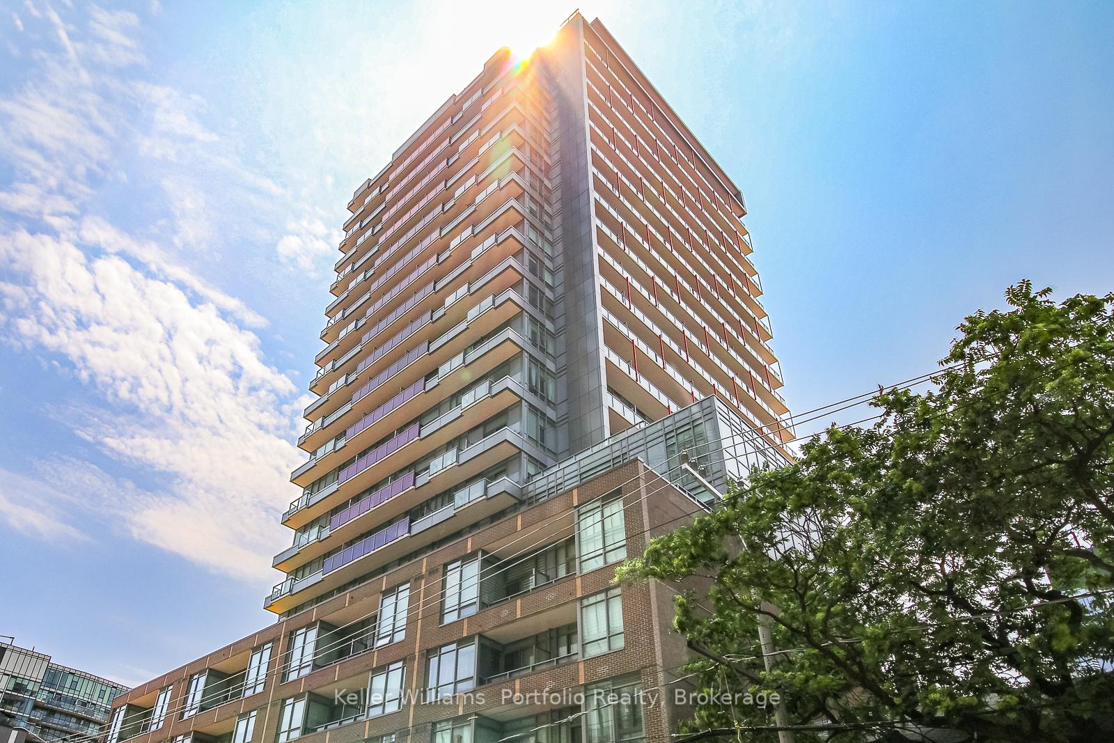 Front of Unit 1015, 120 Parliament Street