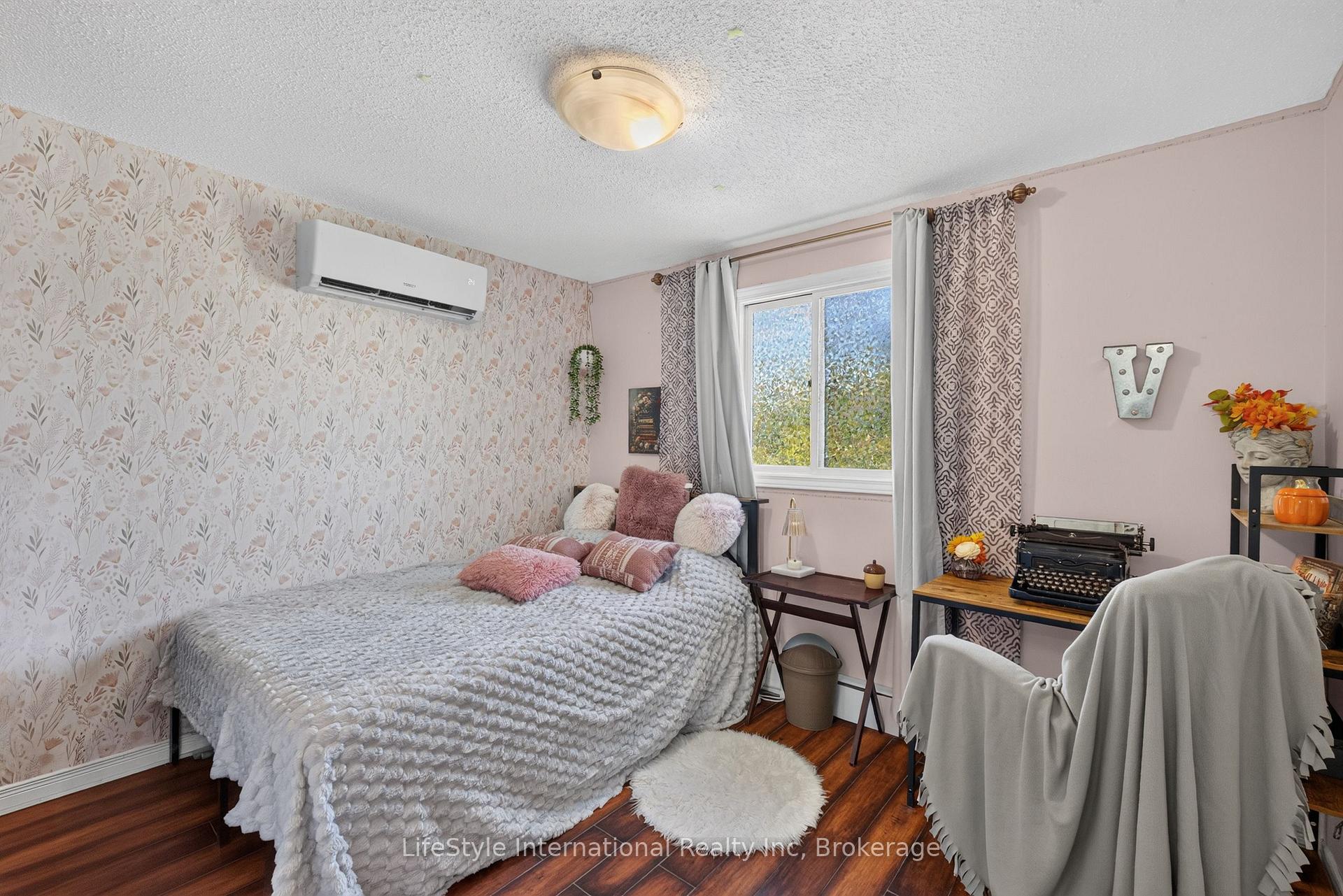 Photo 20 of 18 Camrose Court, Kitchener, Victoria Hills — HOMEH