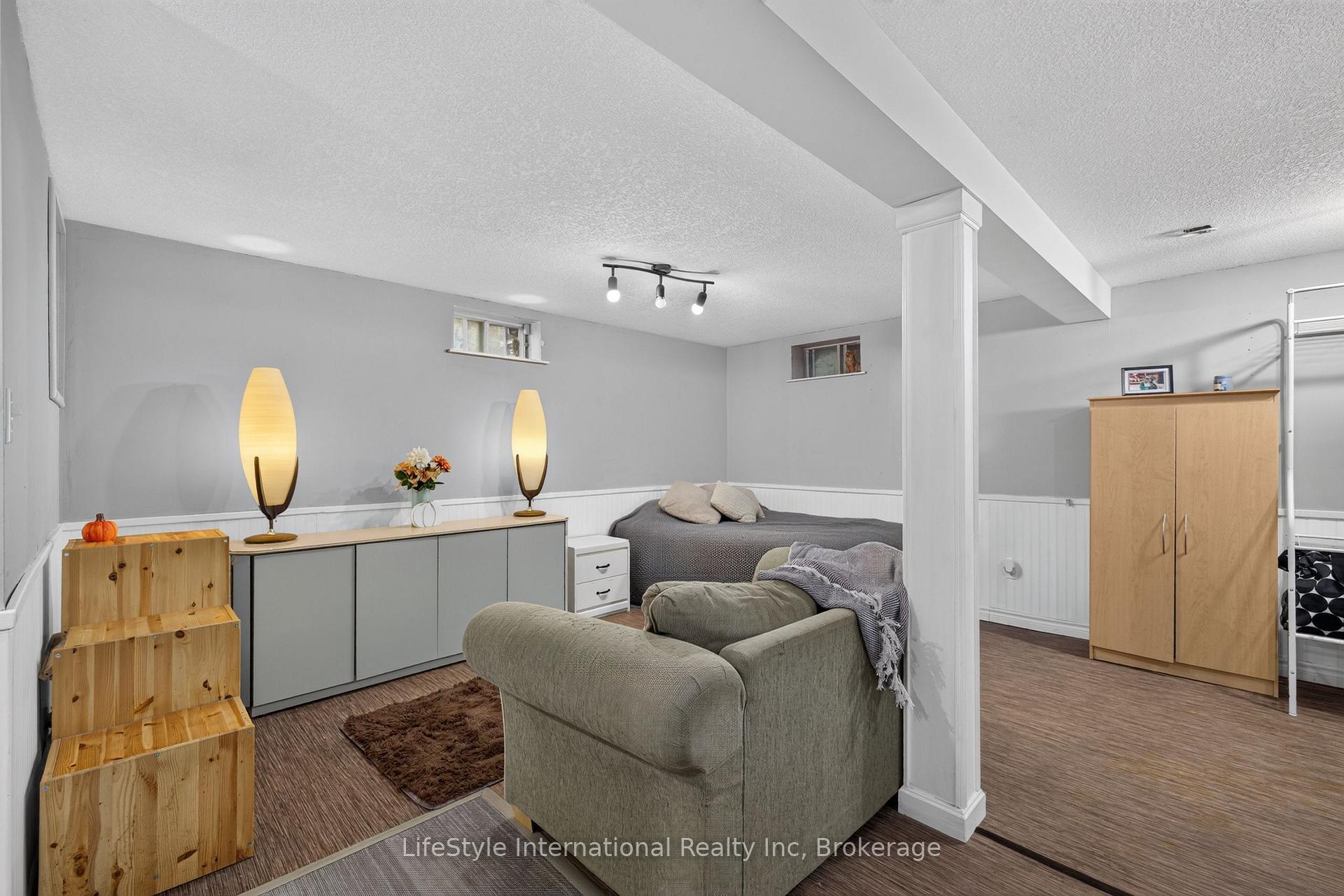 Photo 23 of 18 Camrose Court, Kitchener, Victoria Hills — HOMEH