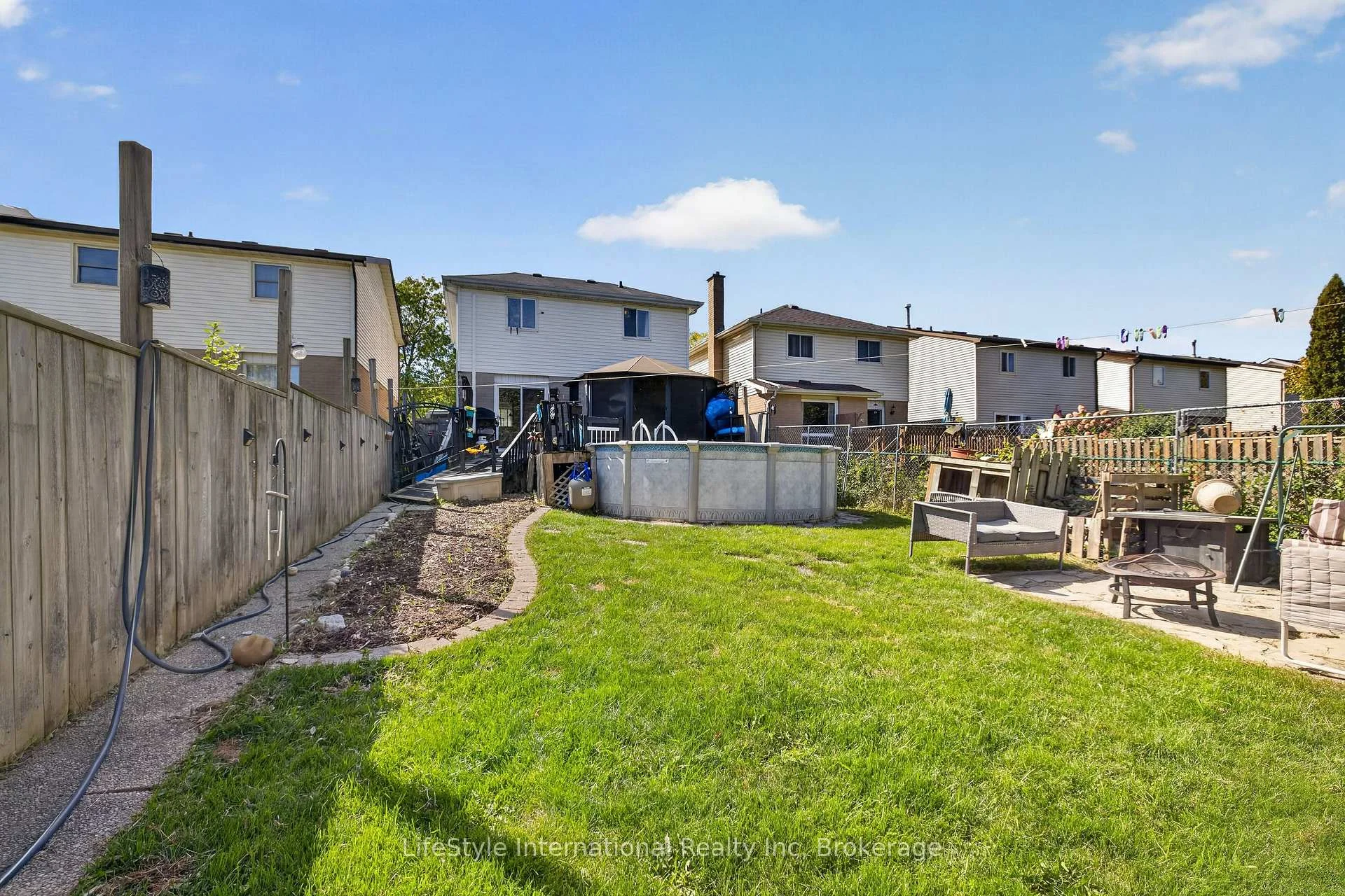 Photo 40 of 18 Camrose Court, Kitchener, Victoria Hills — HOMEH