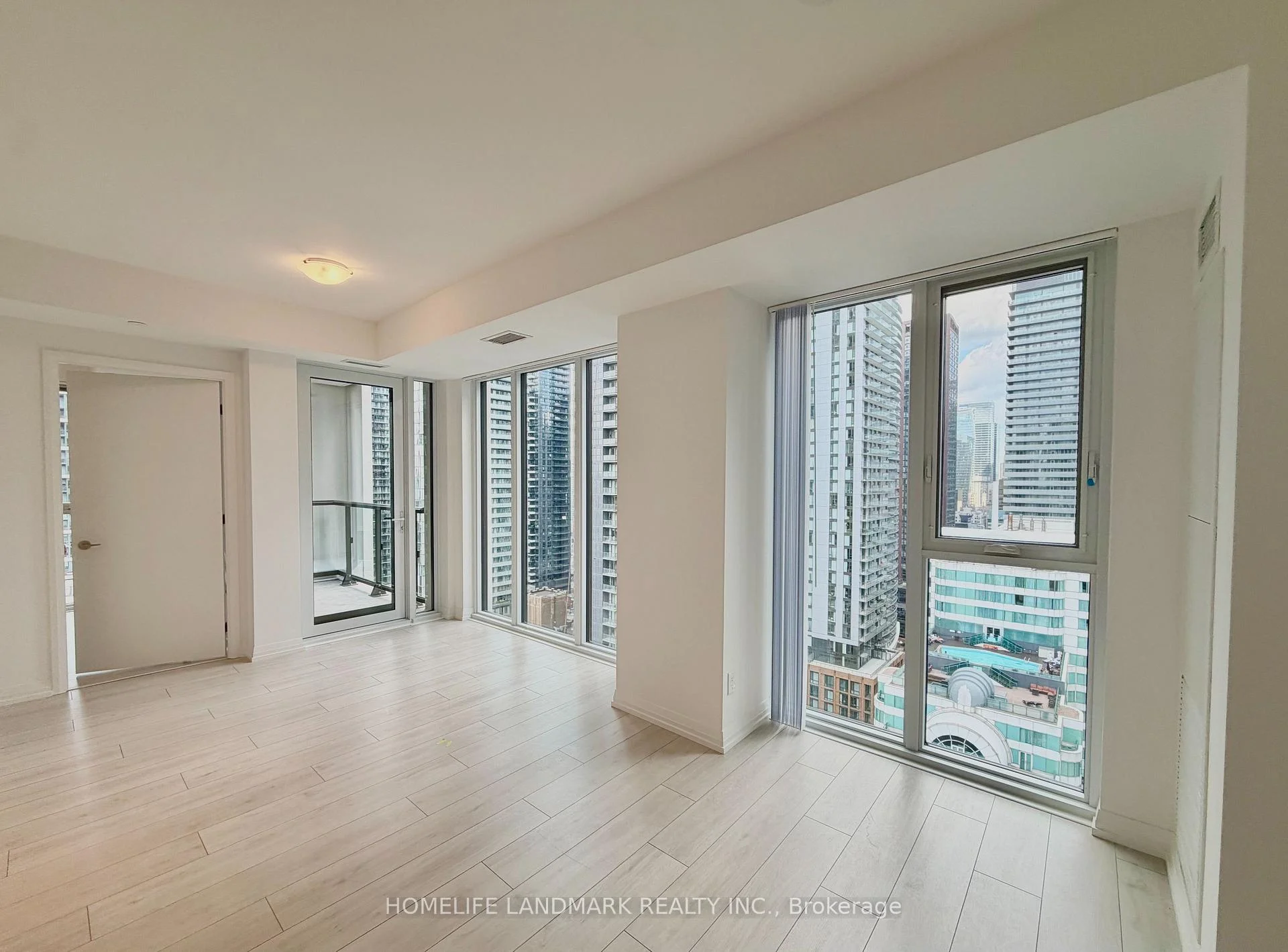 Photo 13 of Unit 2706, 400 King Street W, Toronto, Waterfront Communities — HOMEH