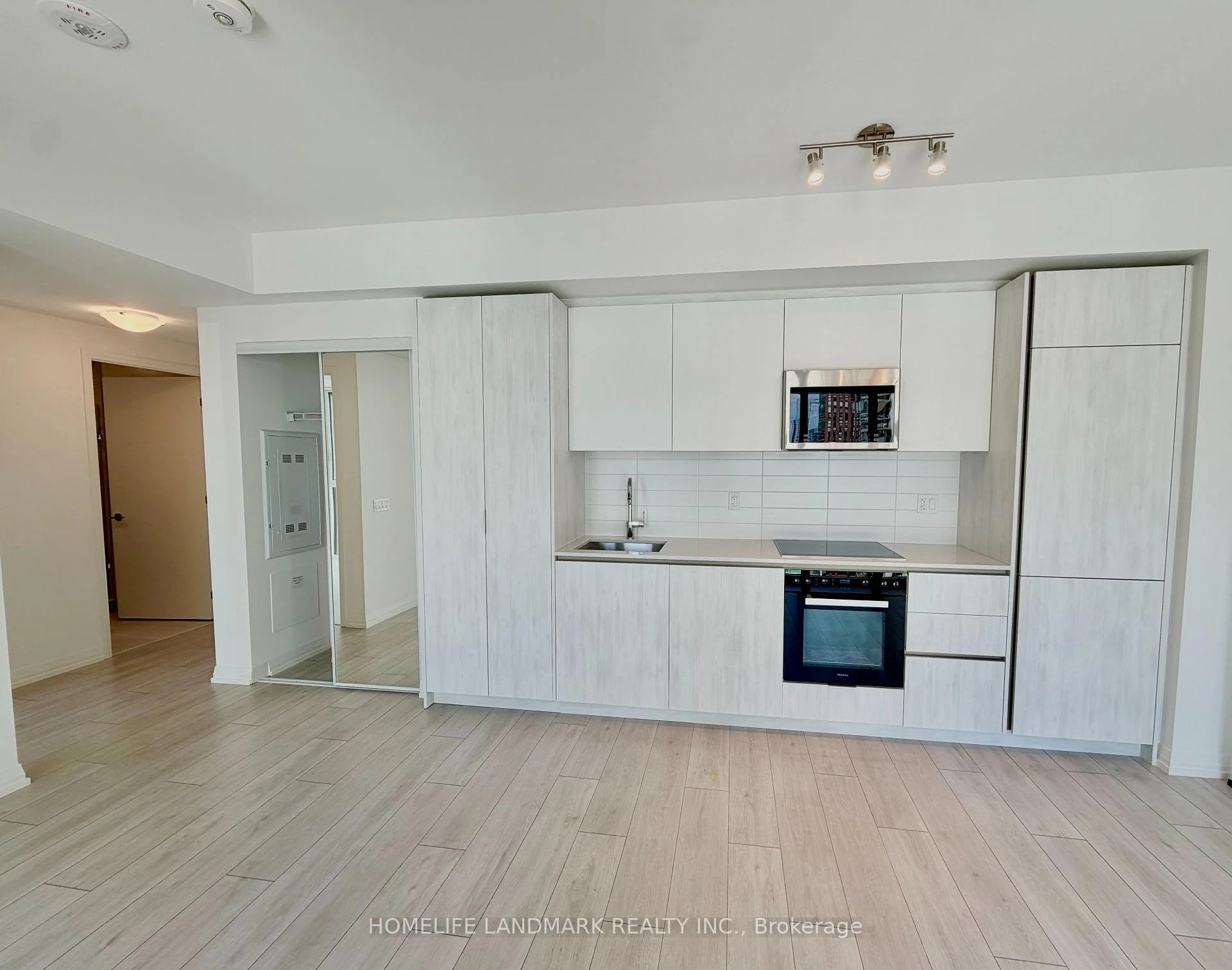 Photo 33 of Unit 2706, 400 King Street W, Toronto, Waterfront Communities — HOMEH