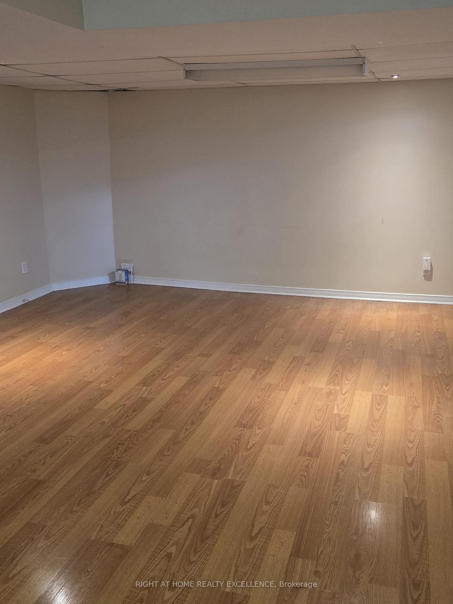 Photo 2 of Unit Basement, 11 Charlton Avenue, Vaughan, Brownridge — HOMEH