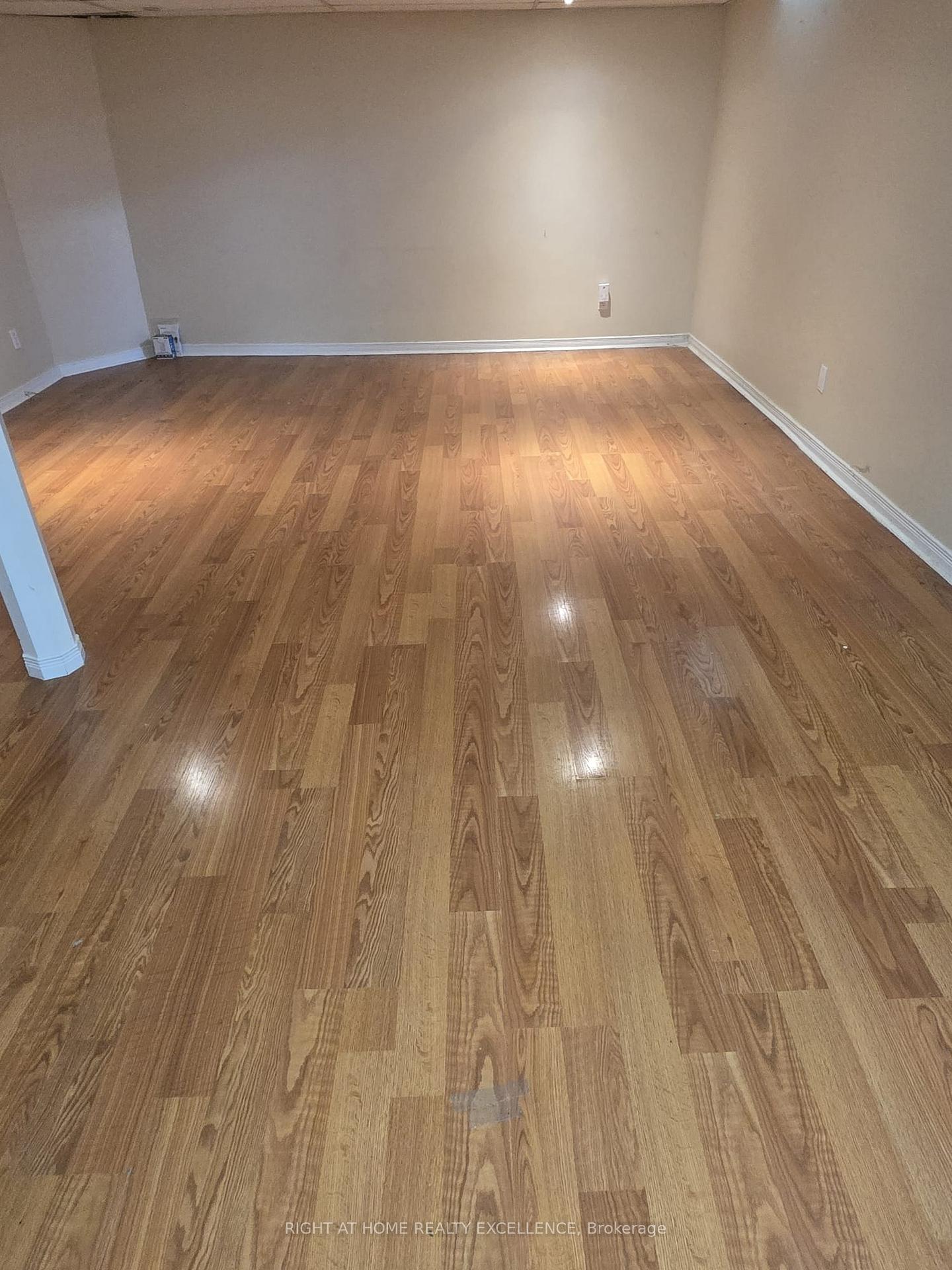 Photo 3 of Unit Basement, 11 Charlton Avenue, Vaughan, Brownridge — HOMEH