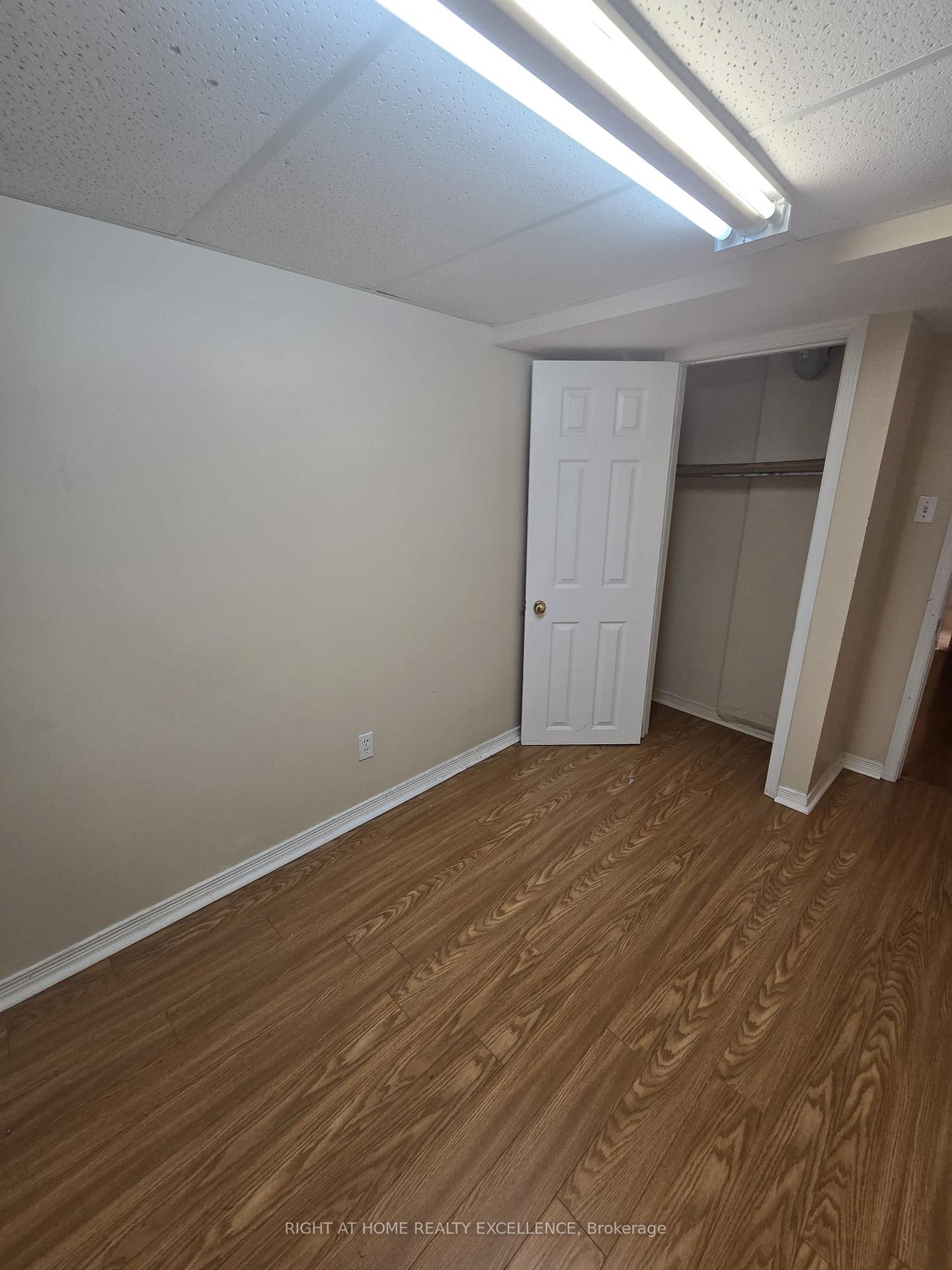 Photo 6 of Unit Basement, 11 Charlton Avenue, Vaughan, Brownridge — HOMEH