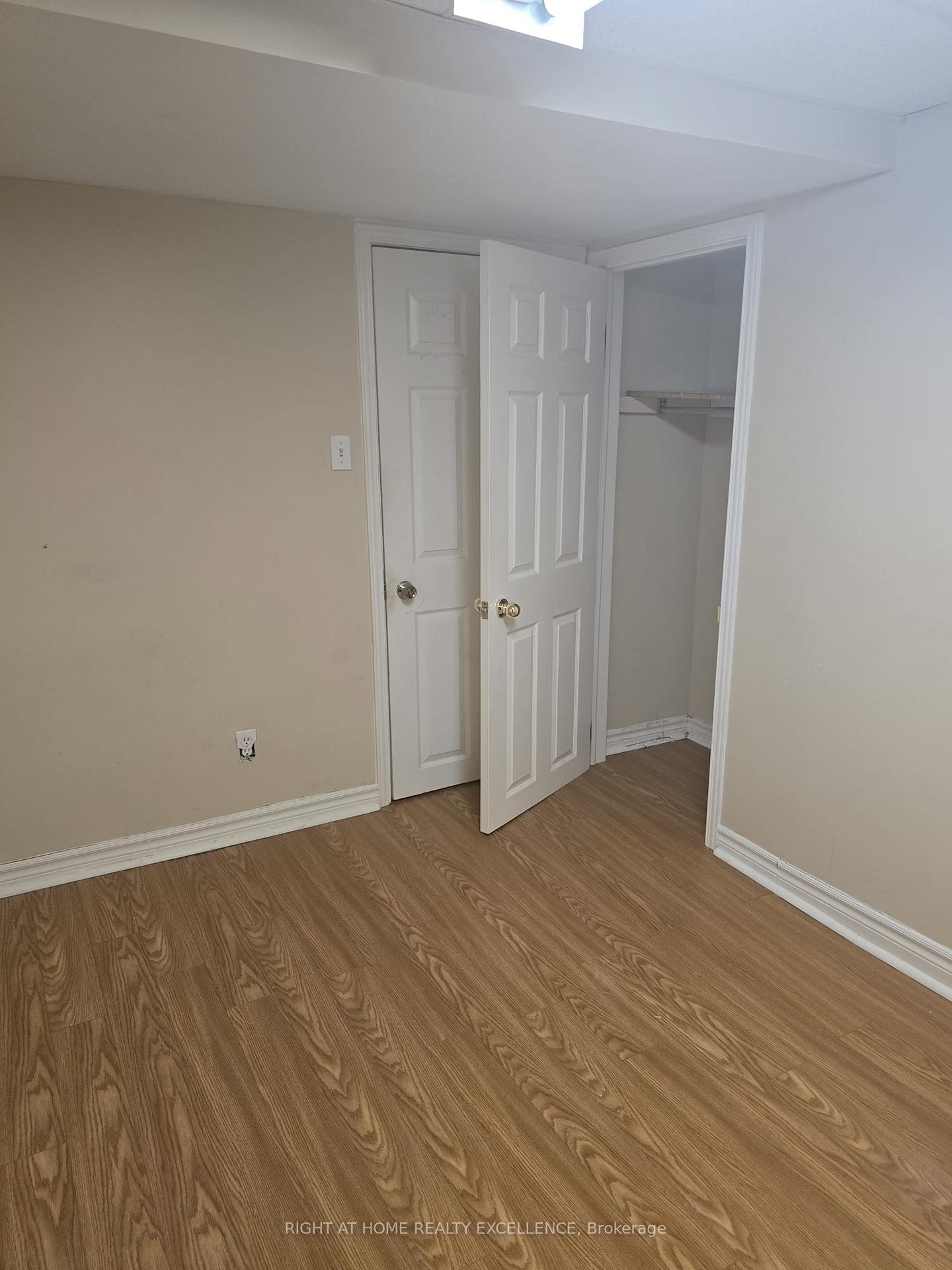 Photo 8 of Unit Basement, 11 Charlton Avenue, Vaughan, Brownridge — HOMEH