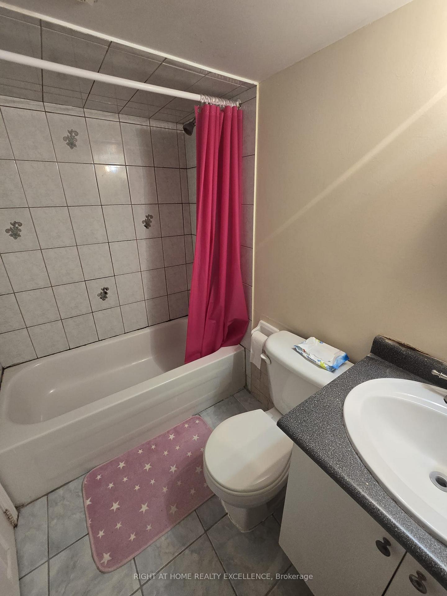 Photo 9 of Unit Basement, 11 Charlton Avenue, Vaughan, Brownridge — HOMEH