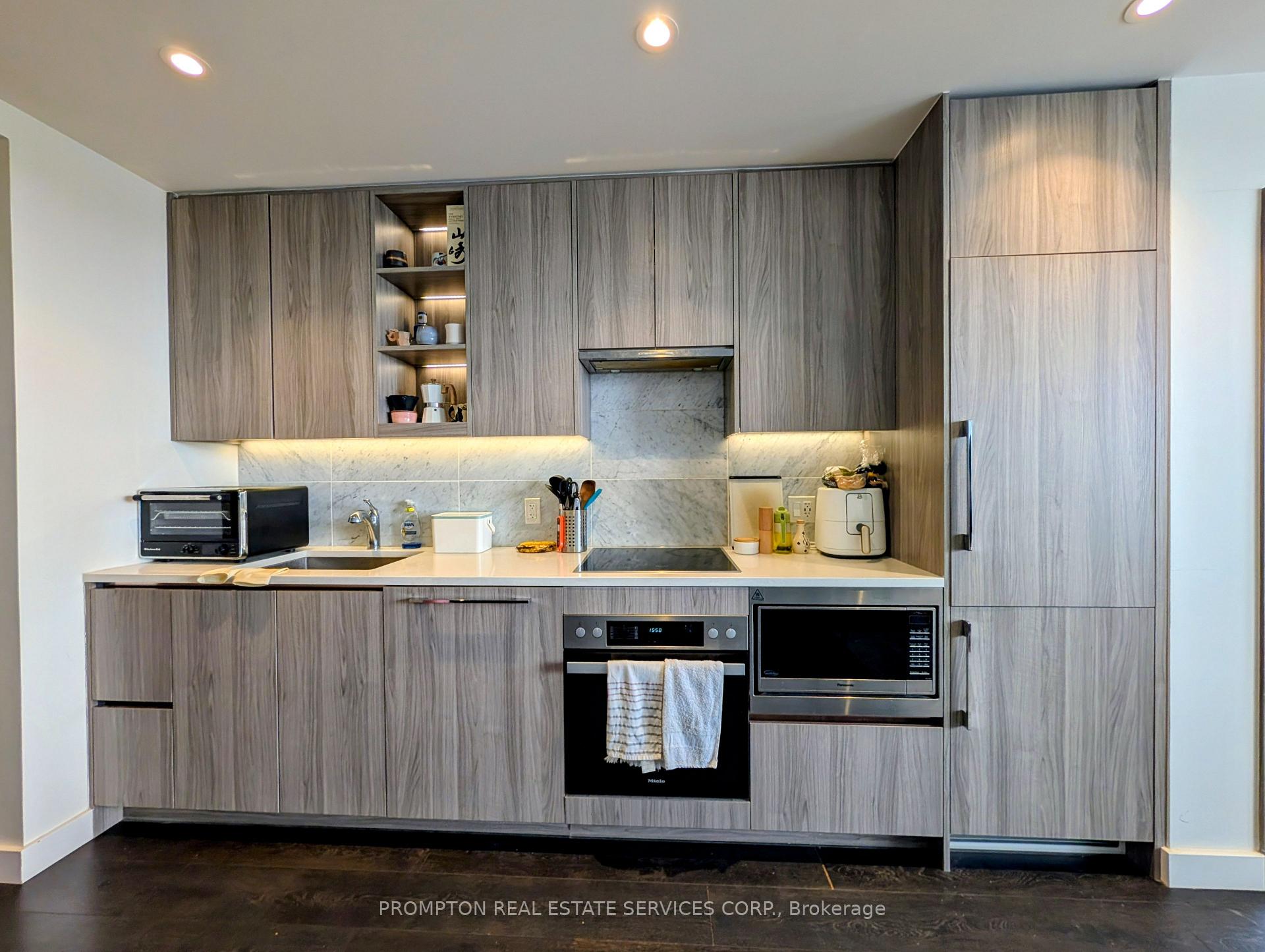 Photo 2 of Unit 1503, 85 Mcmahon Drive, North York, Bayview Village — HOMEH
