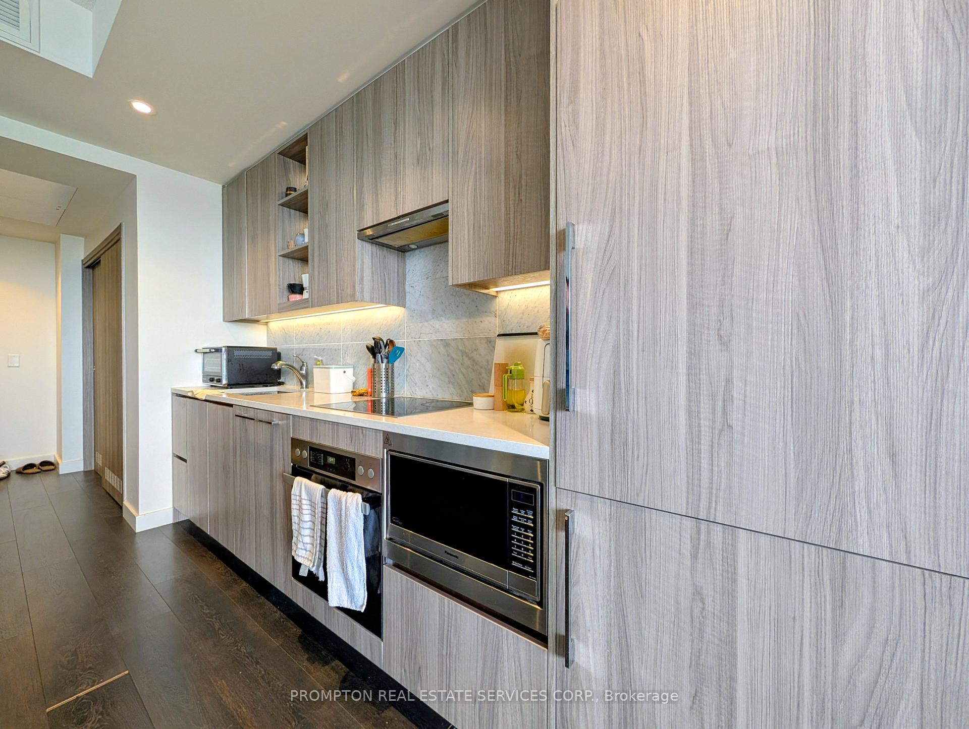 Photo 4 of Unit 1503, 85 Mcmahon Drive, North York, Bayview Village — HOMEH
